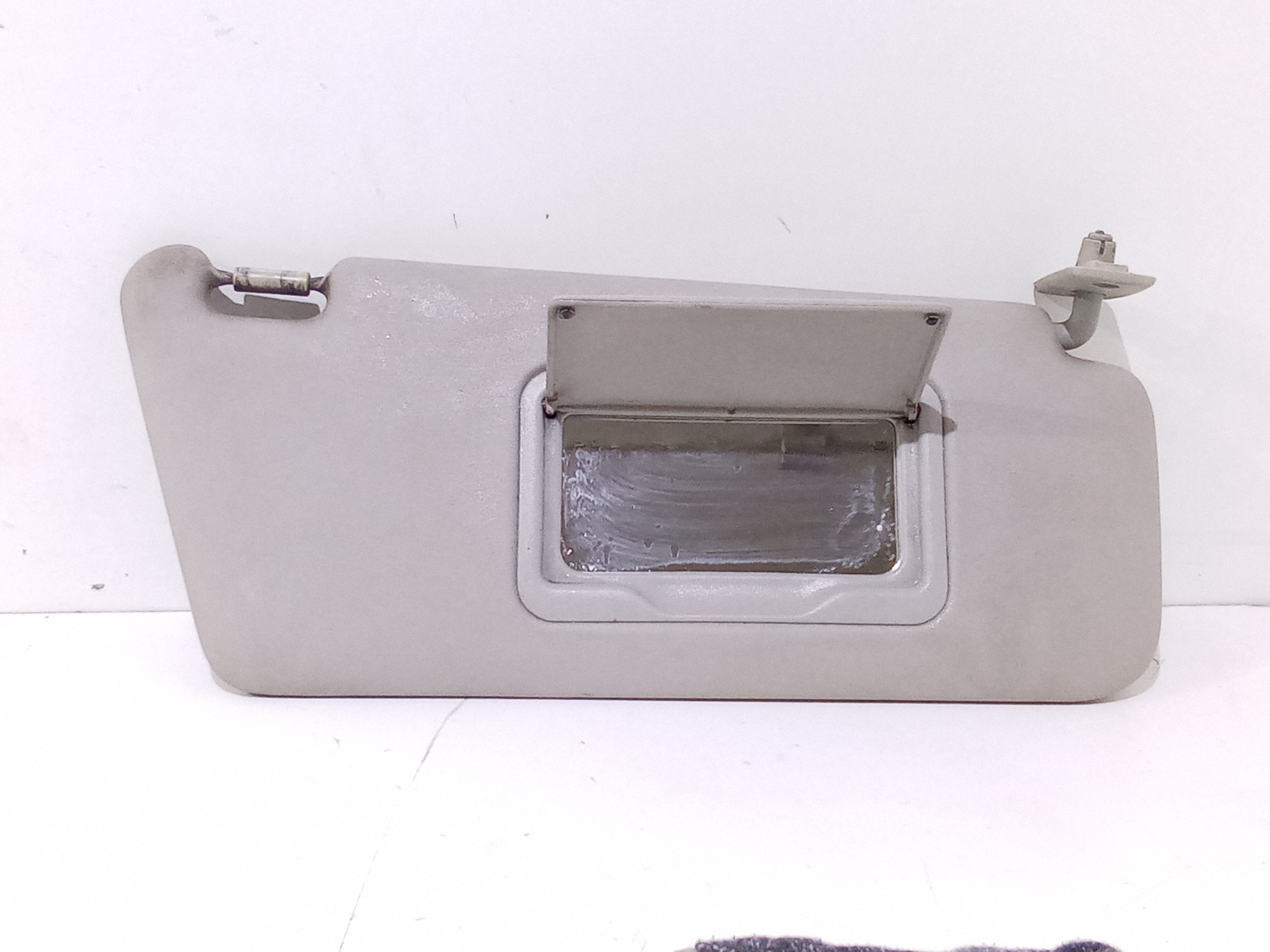 Aletta Parasole Parabrezza Destro A1688100410 Usato