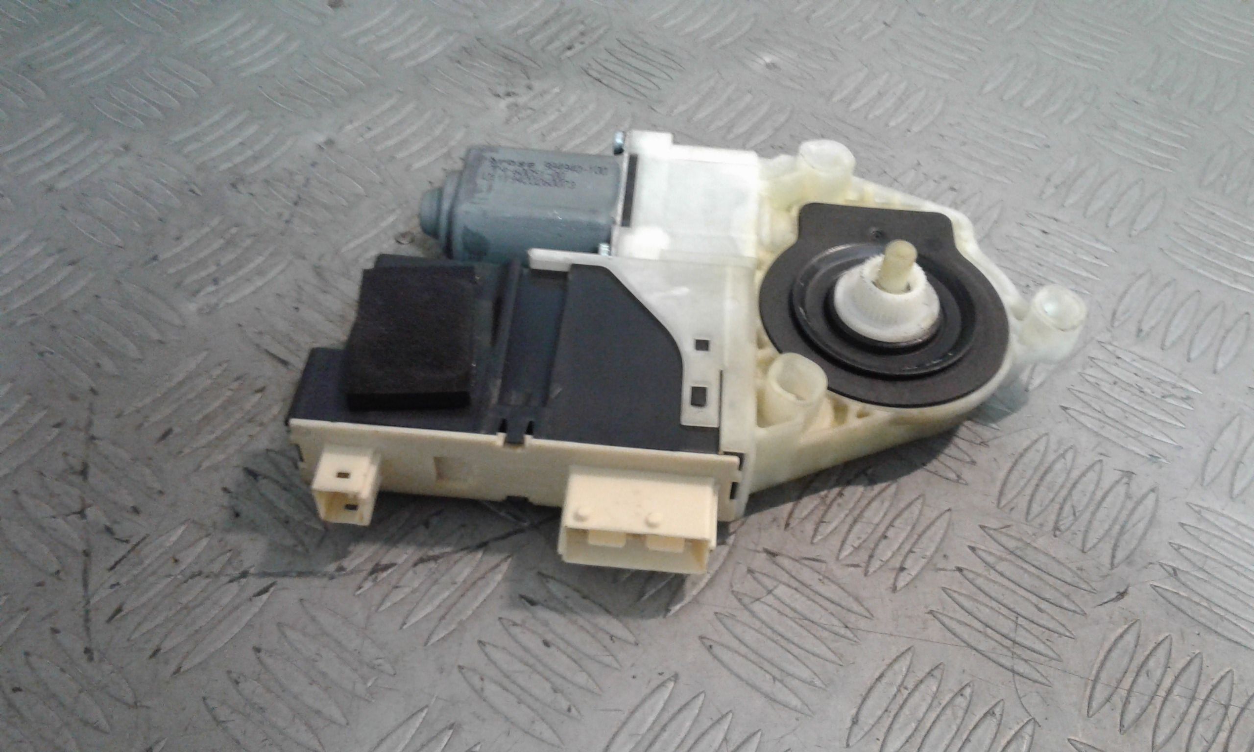 Motorino Alzacristallo Porta Ant. Destro 9222AV Usato