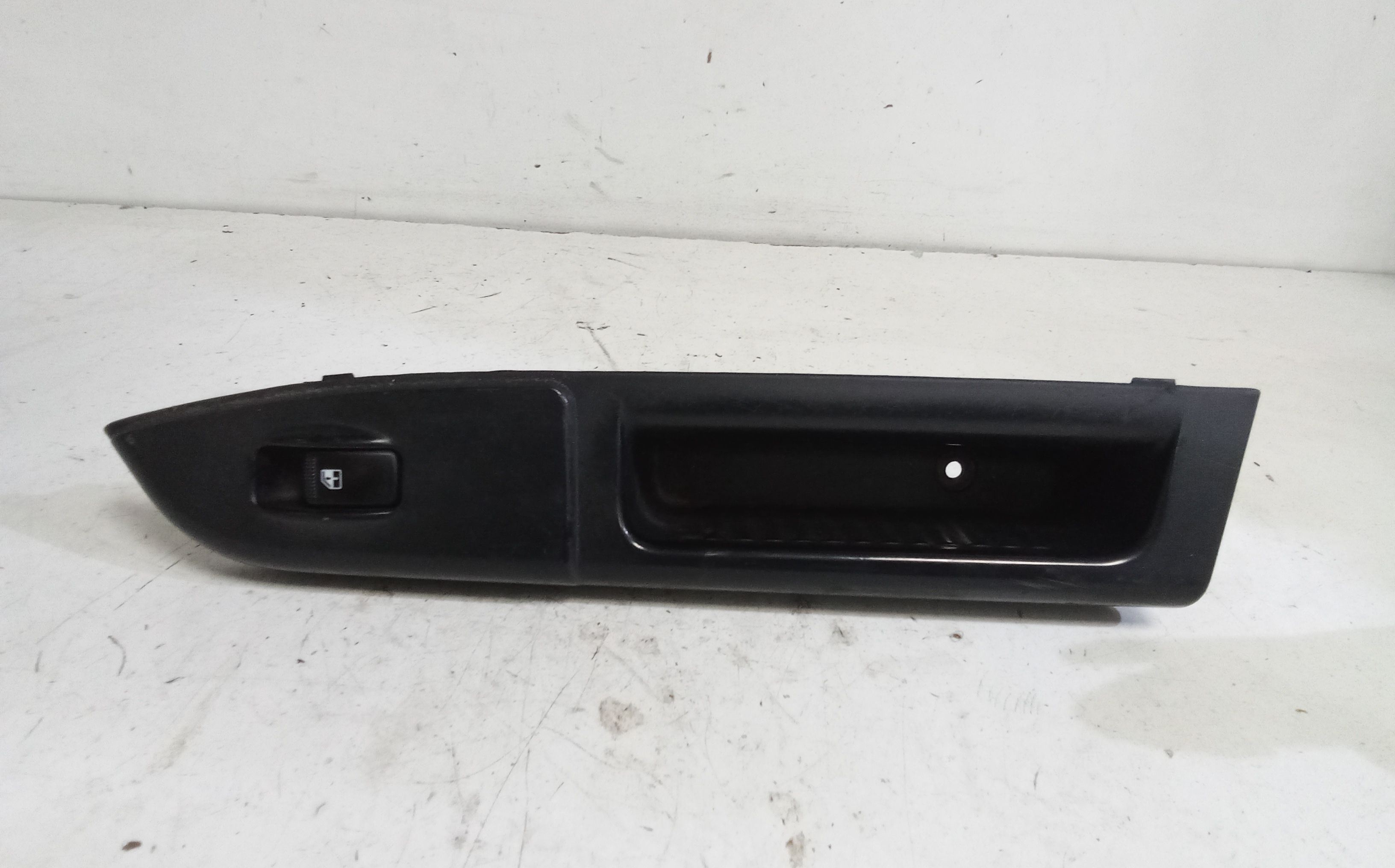 Interruttore Alzacristalli Porta Ant. Destro Usato