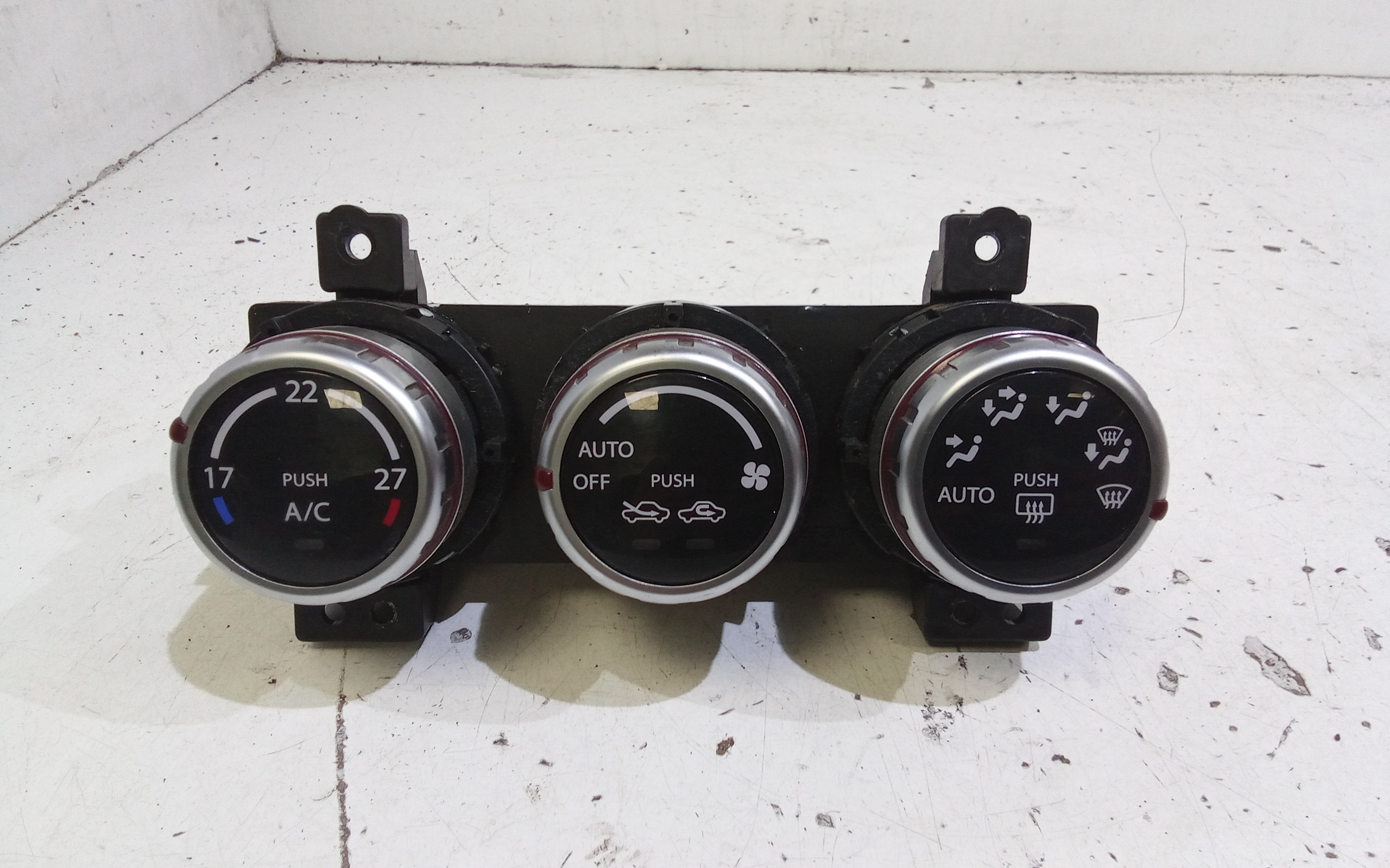 Blocco Comando Climatizzazione 71743212 Usato