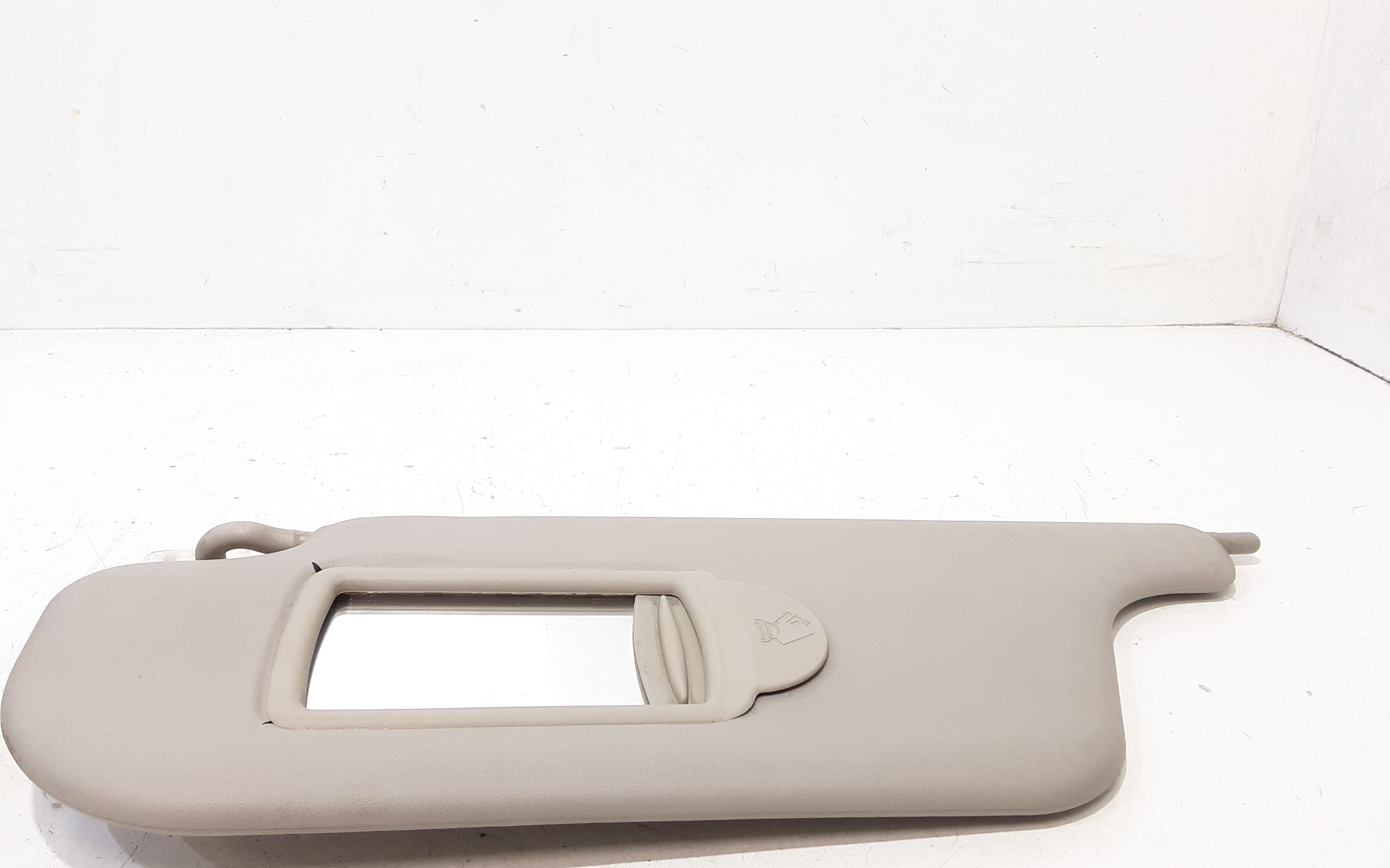 Aletta Parasole Parabrezza Sinistro 8200294234 Usato