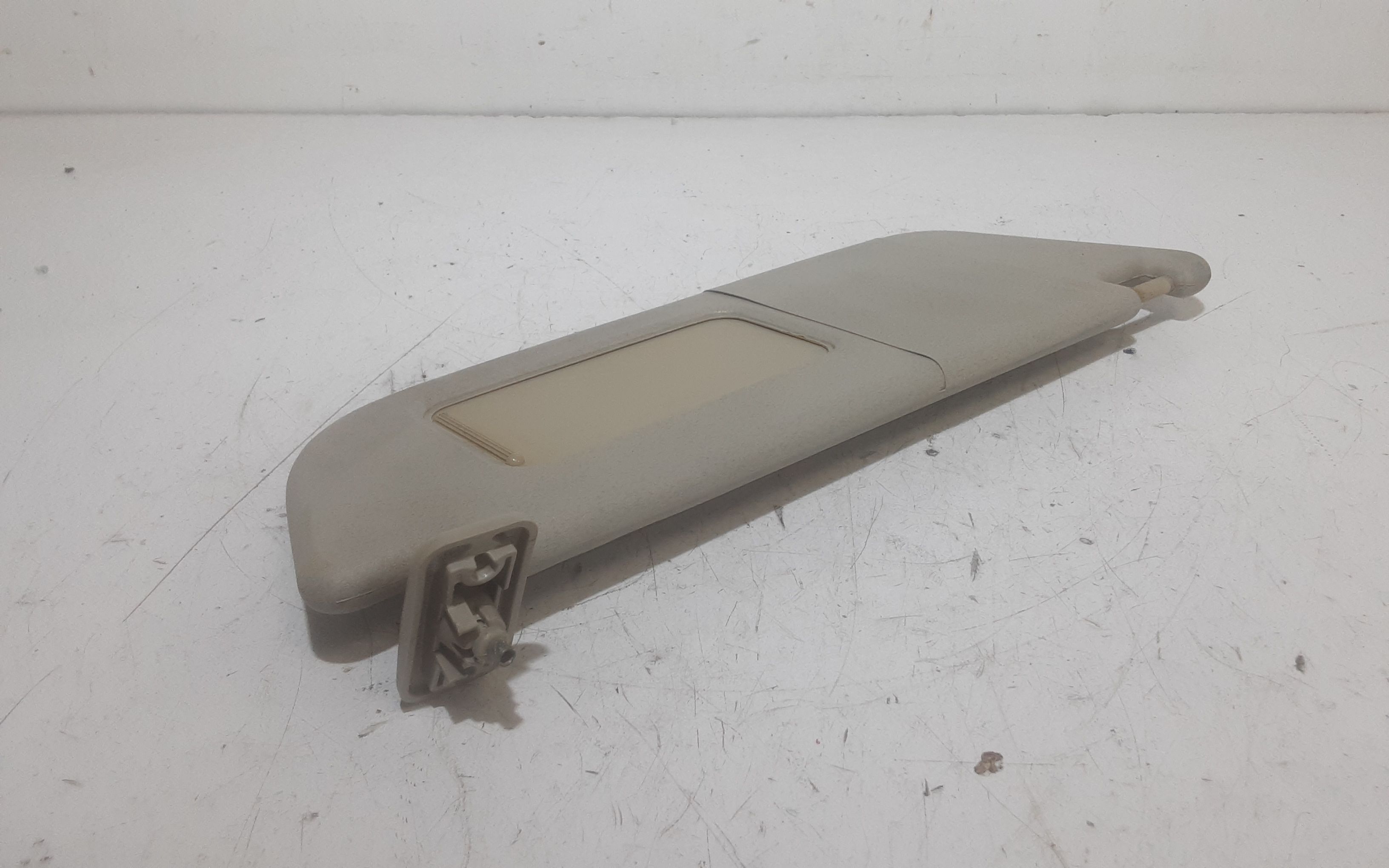 Aletta Parasole Parabrezza Destro 24409344 Usato