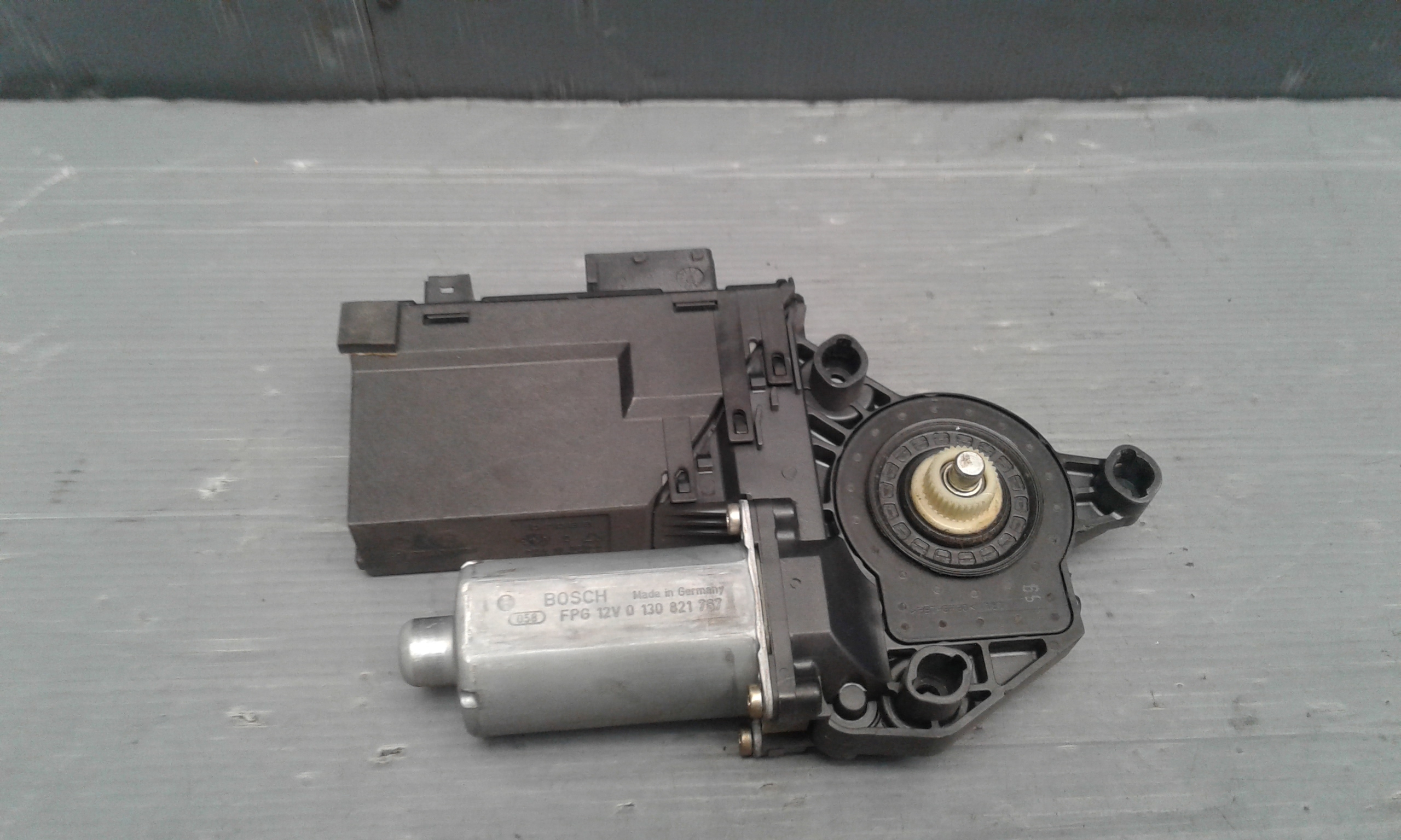 Motorino Alzacristallo Porta Ant. Sinistro 9221CA Usato