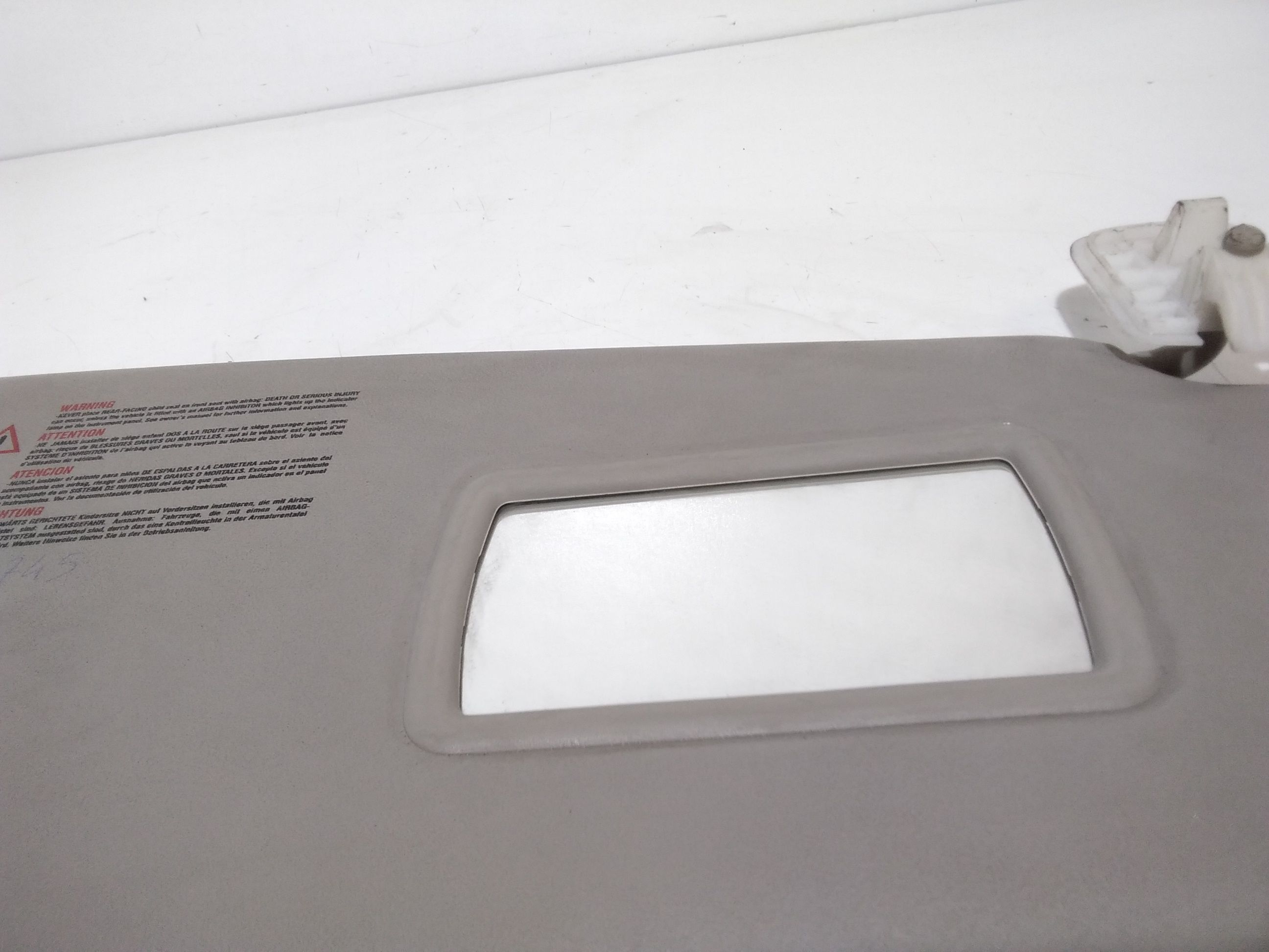 Aletta Parasole Parabrezza Destro 8200213199 Usato