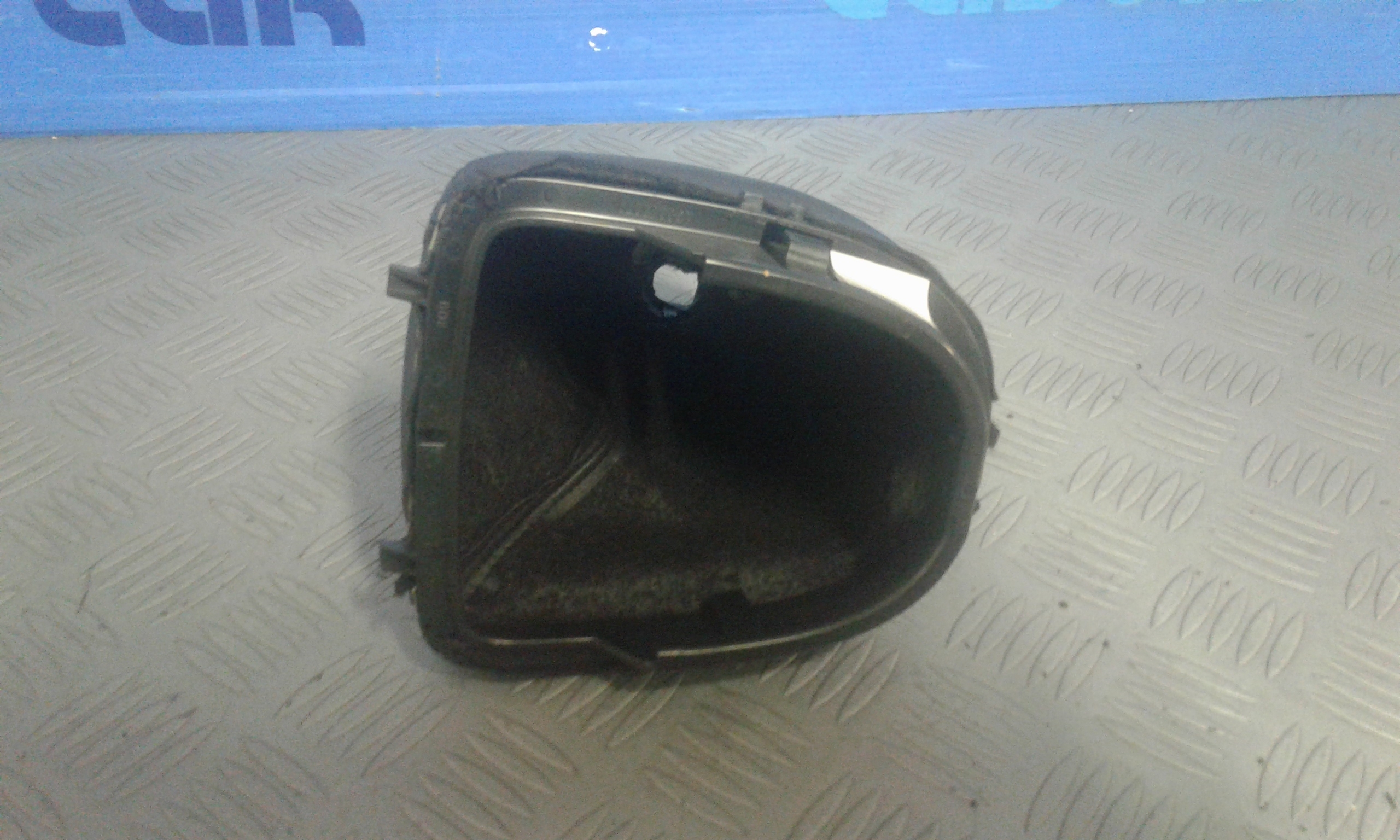 Cuffia Leva Cambio 1P0711113ARJVV Usato