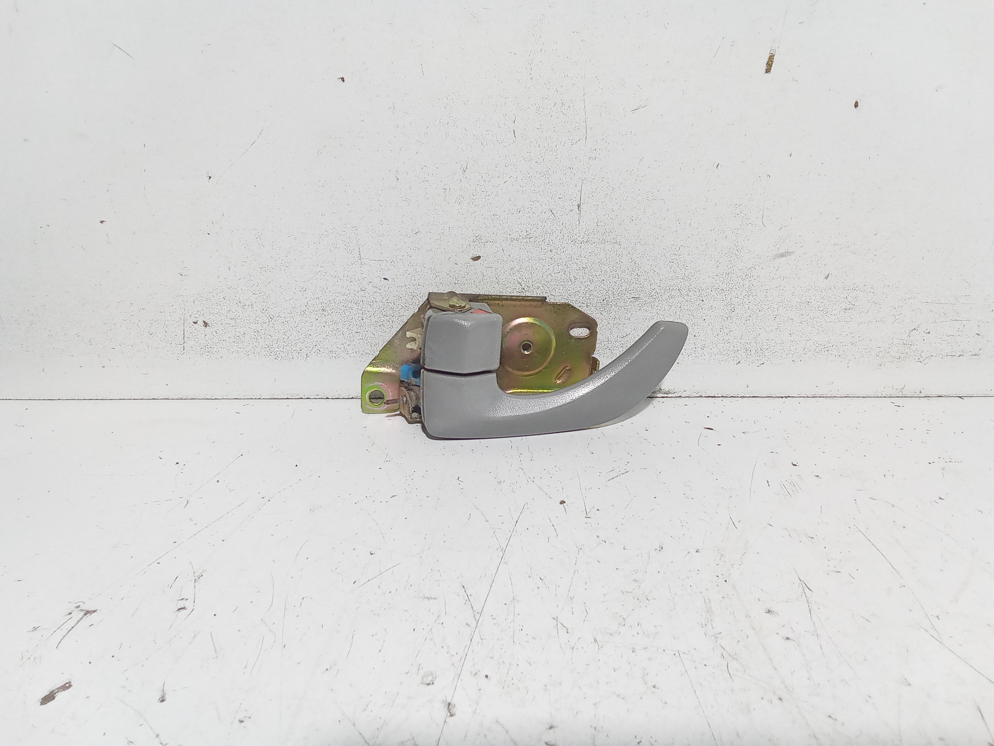 Maniglia Int. Apertura Porta Post. Sinistro 836103E000CY Usato