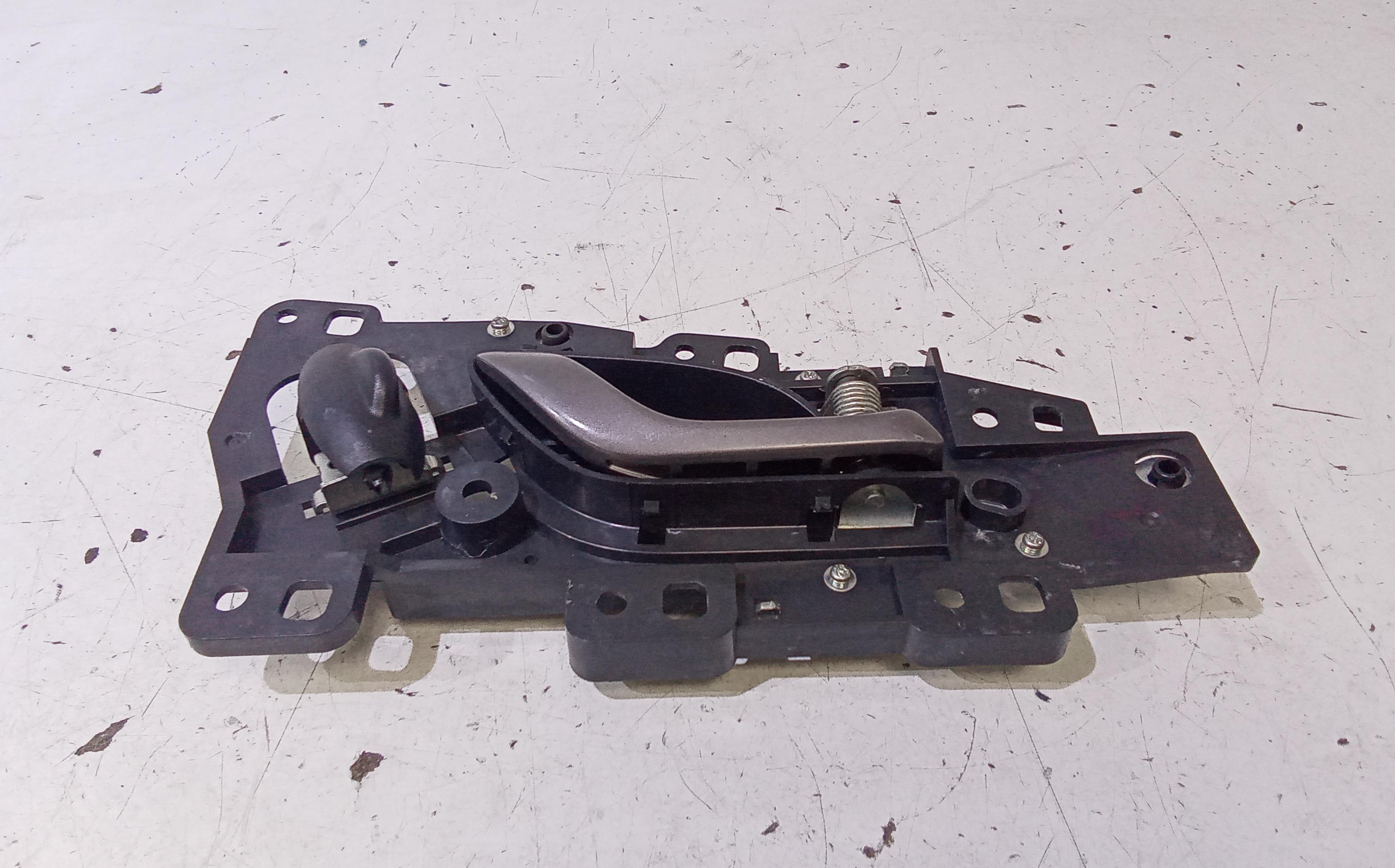 Maniglia Int. Apertura Porta Ant. Destro Usato