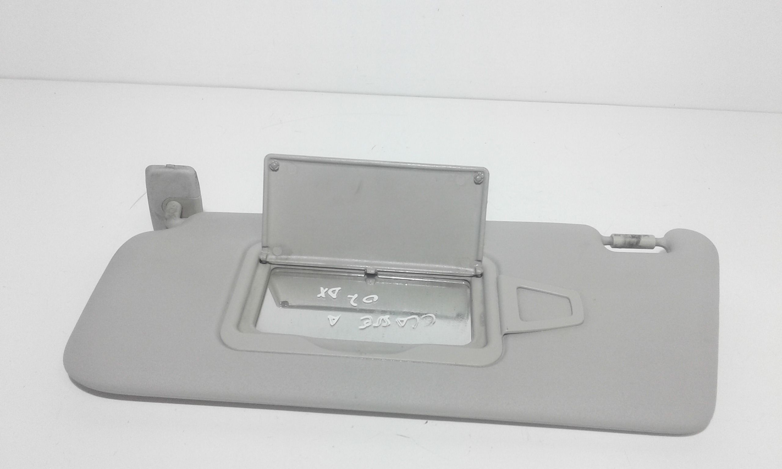 Aletta Parasole Parabrezza Sinistro A16981001107H48 Usato