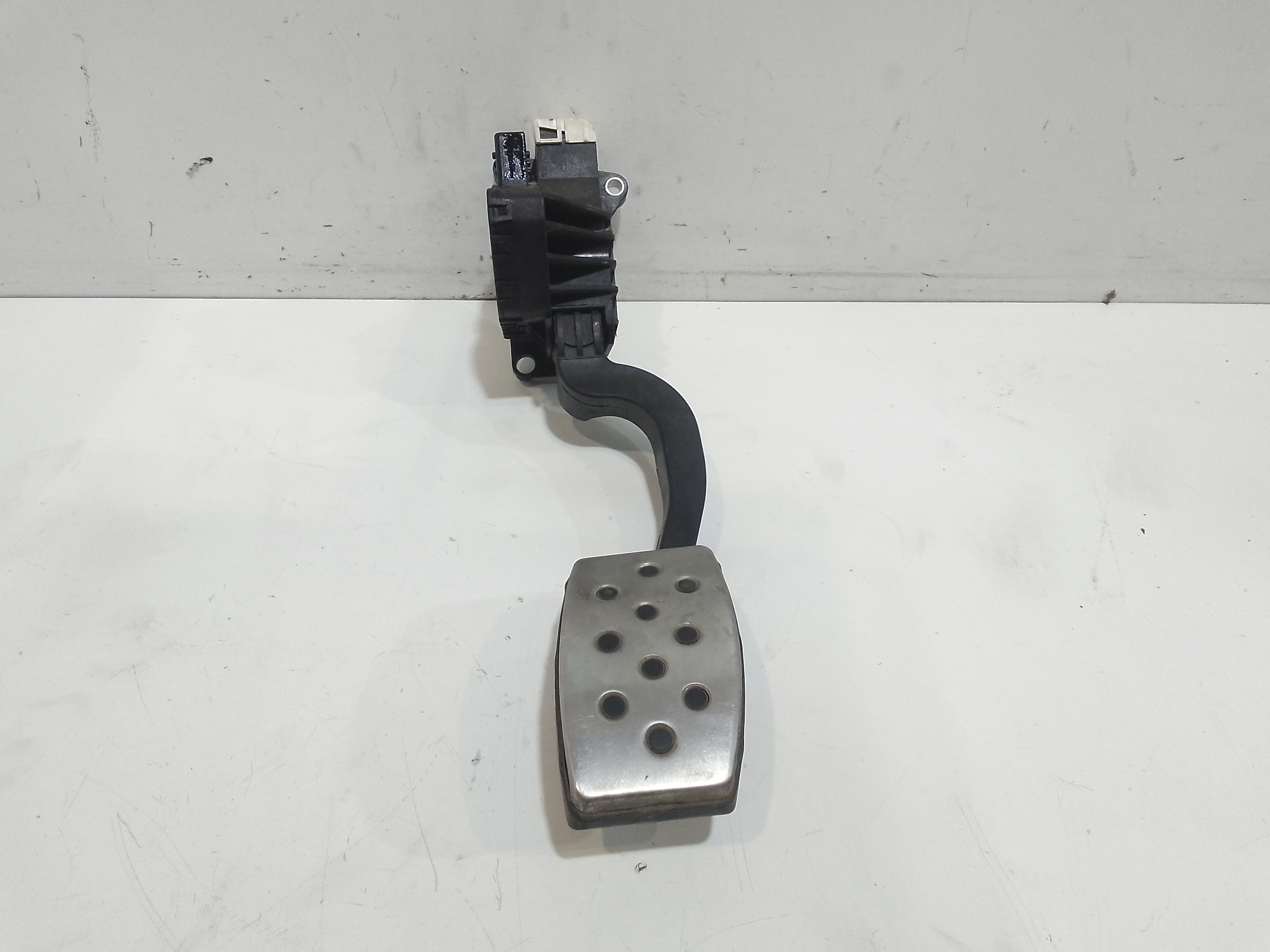 Pedale Acceleratore 13305804 Usato