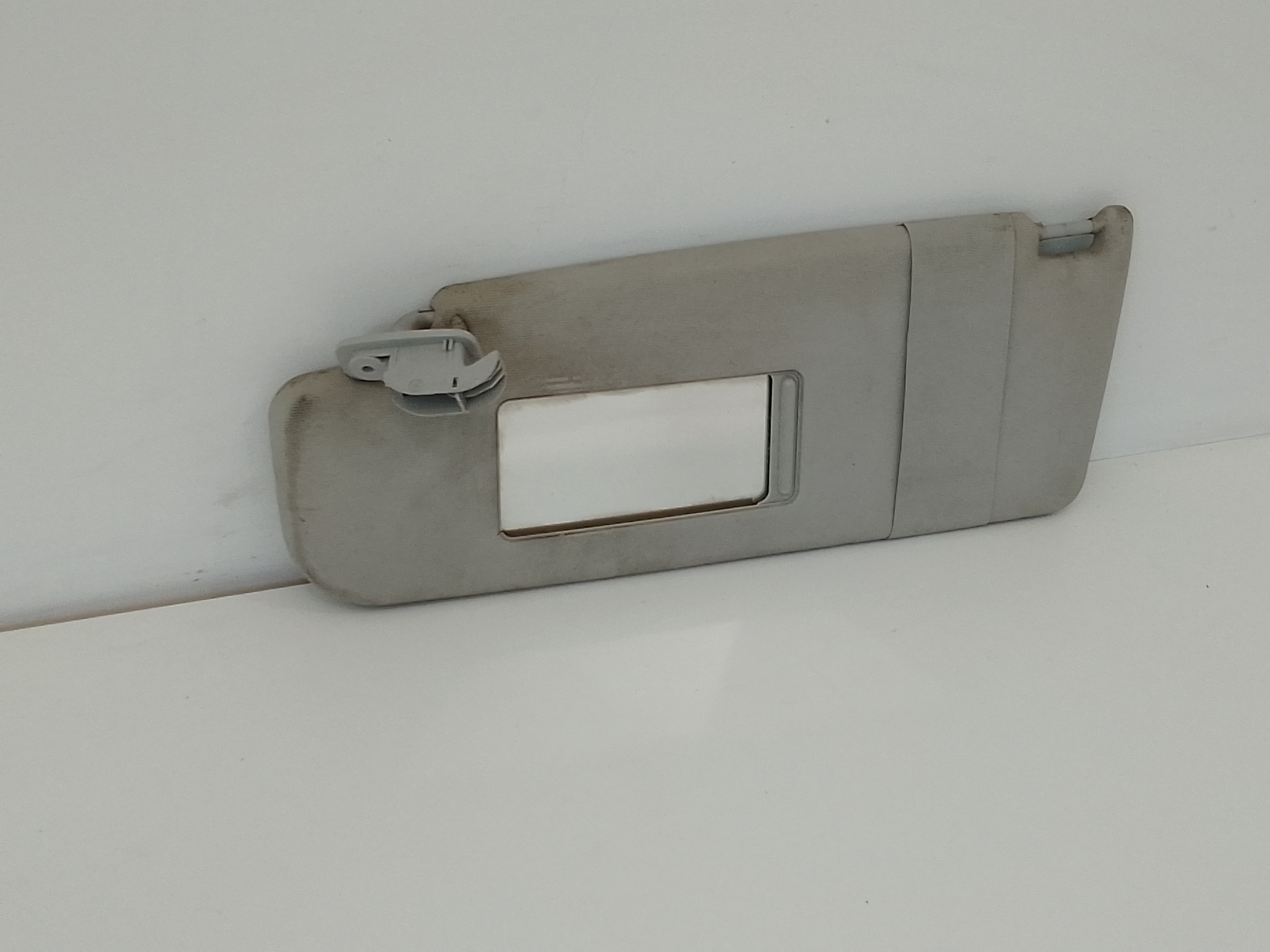 Aletta Parasole Parabrezza Sinistro 6X0857551E2F4 Usato