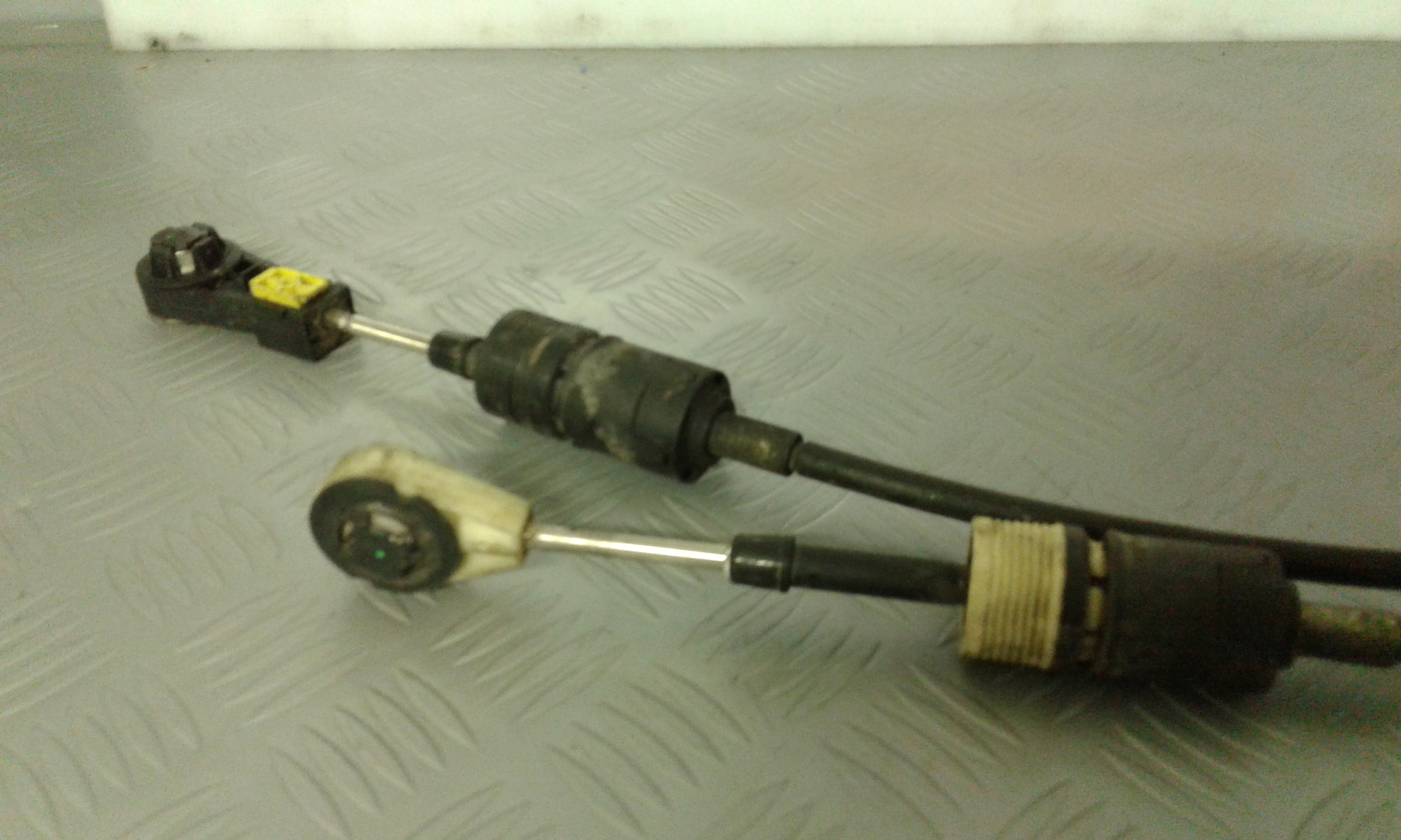 Kit Cavi Comando Leva Cambio 1685700 Usato