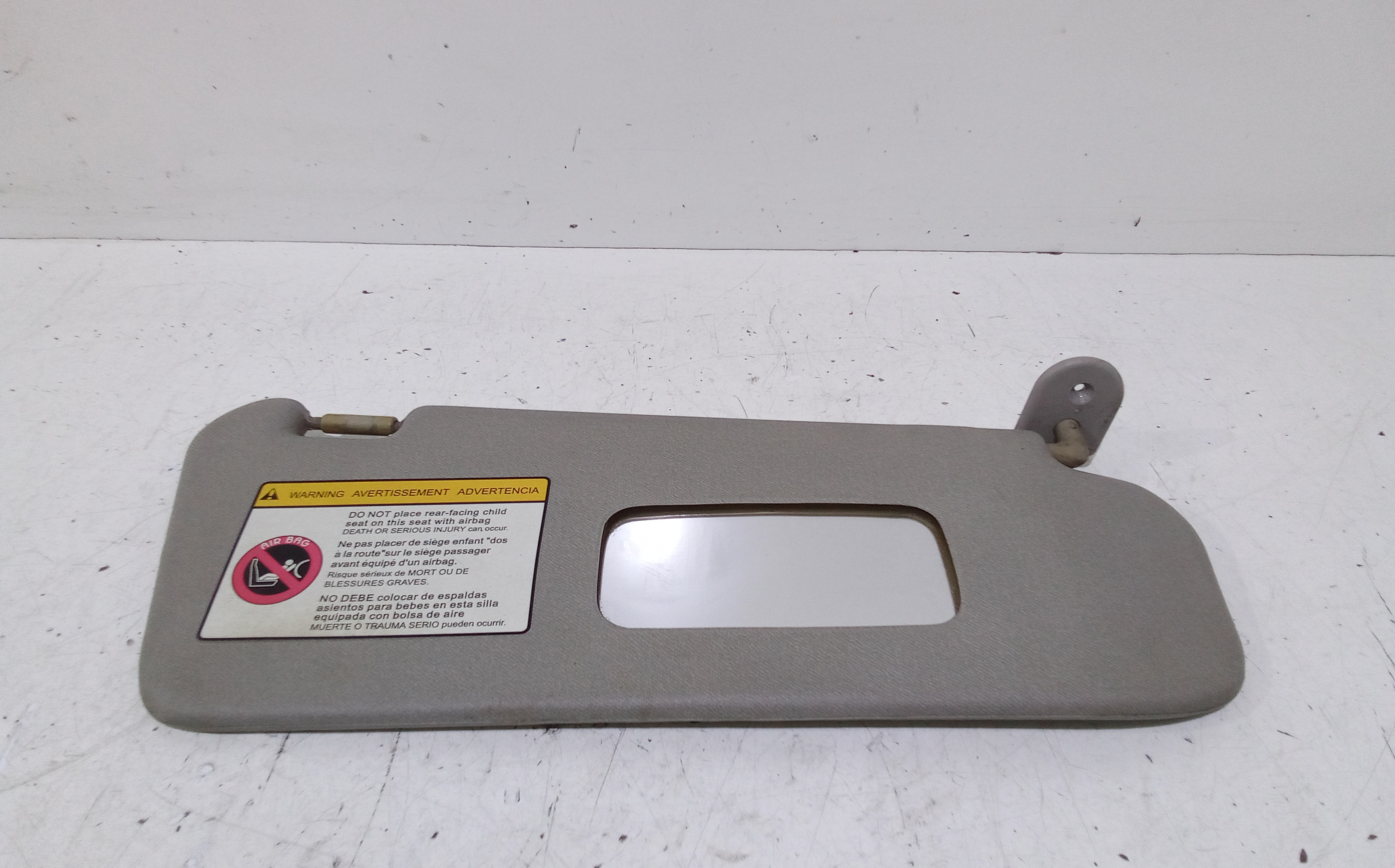 Aletta Parasole Parabrezza Destro 96537730 Usato