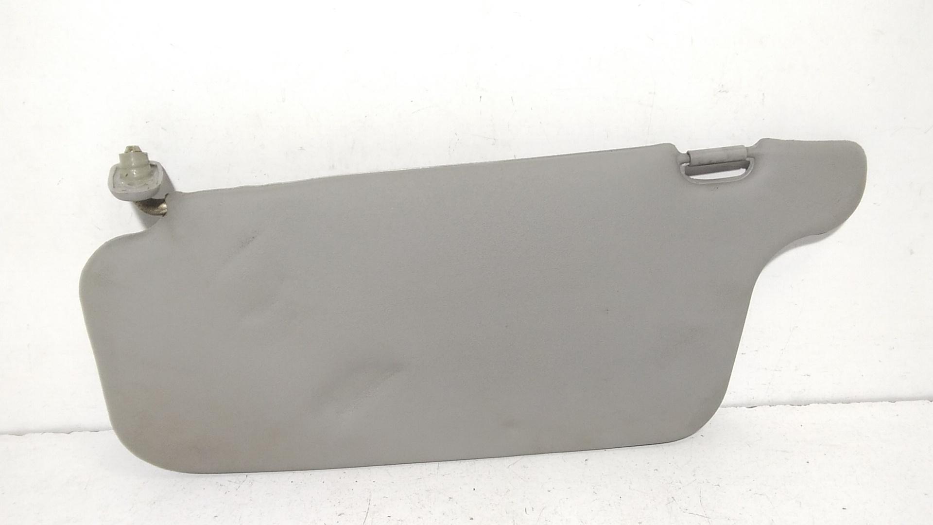 Aletta Parasole Parabrezza Destro 8520206000OBAS Usato