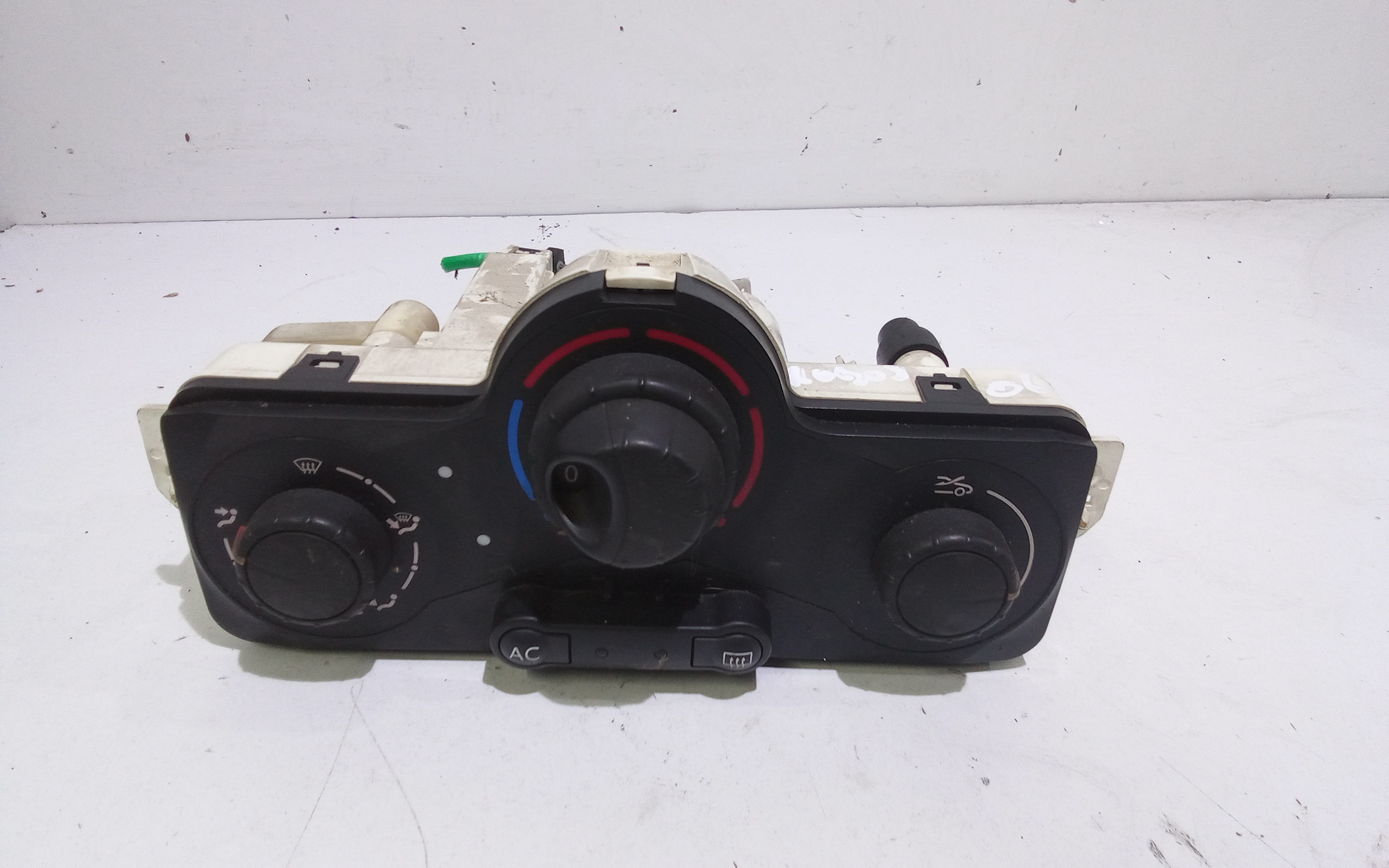 Blocco Comando Climatizzazione 7701070473 Usato