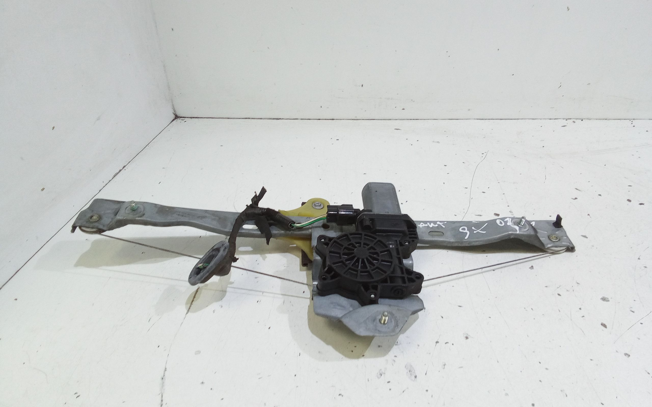 Alzacristallo Porta Ant. Sinistro 807216074R Usato