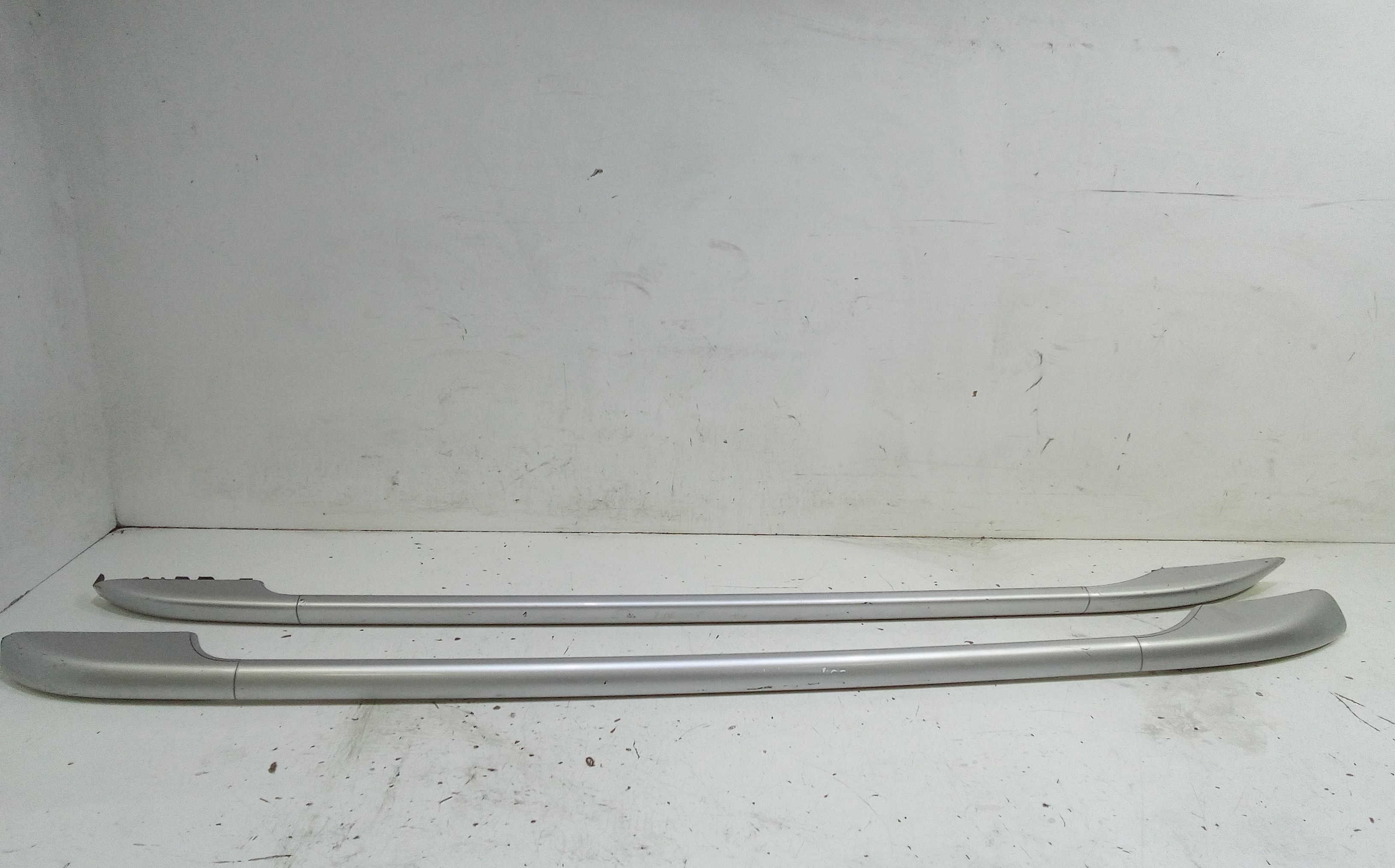 Barre Portatutto Per Mancorrente Tetto Destro + Barre Portatutto Per Mancorrente Tetto Sinistro Usato
