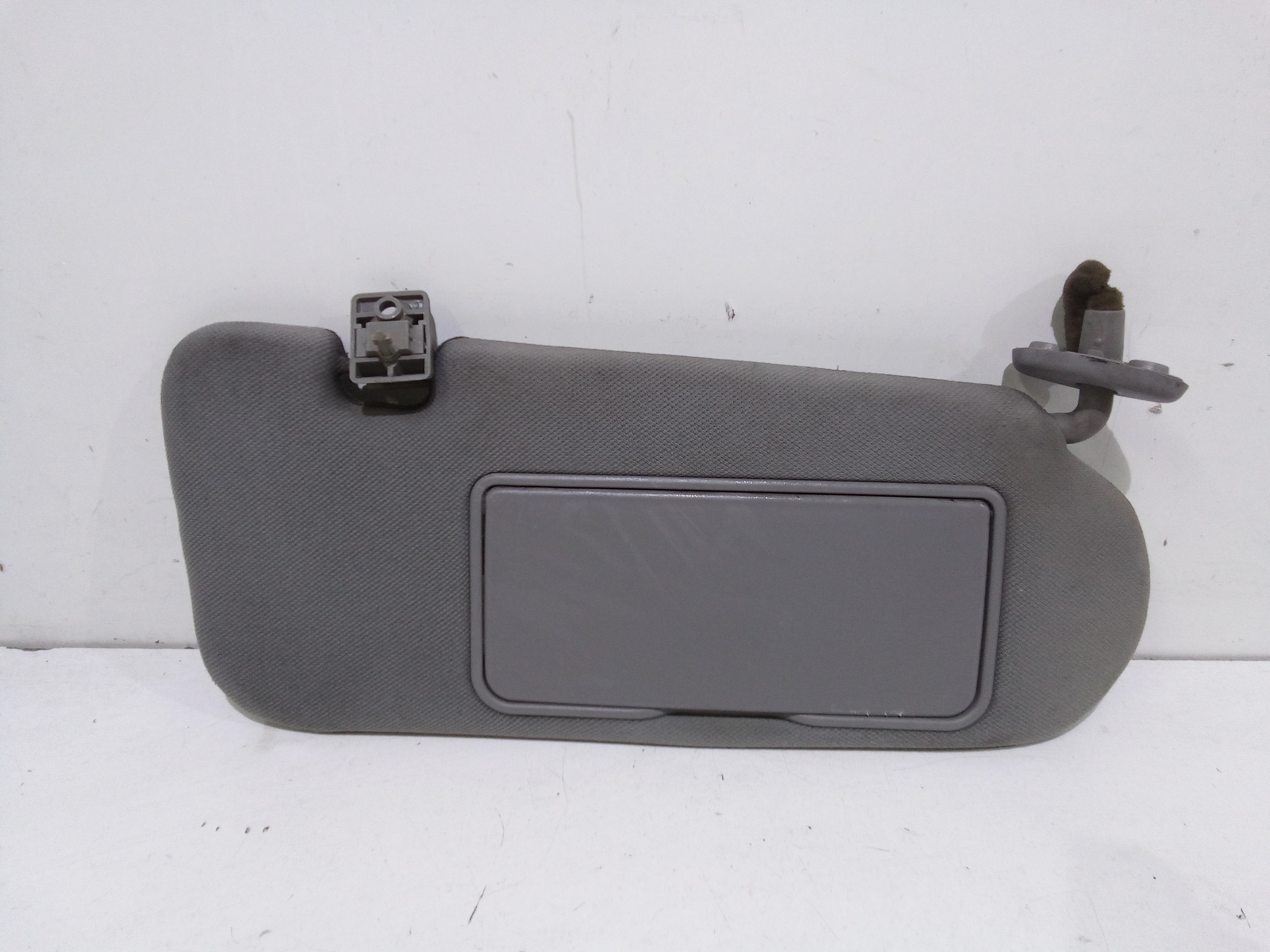 Aletta Parasole Parabrezza Destro 852123E045CY Usato