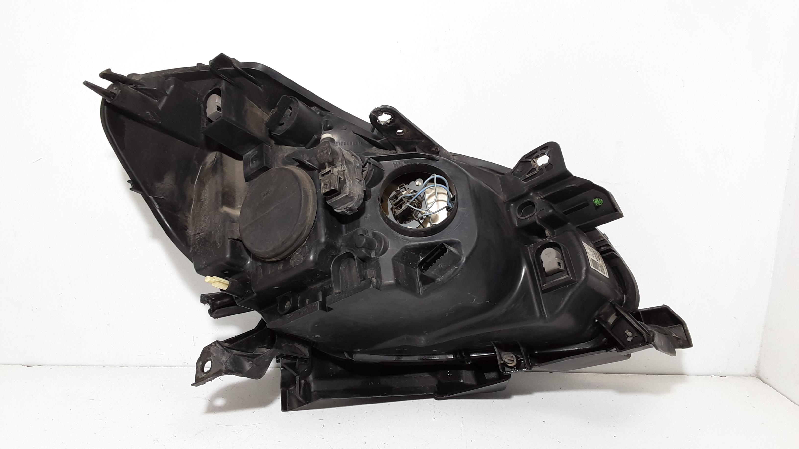 Proiettore Sinistro 260107046R Usato