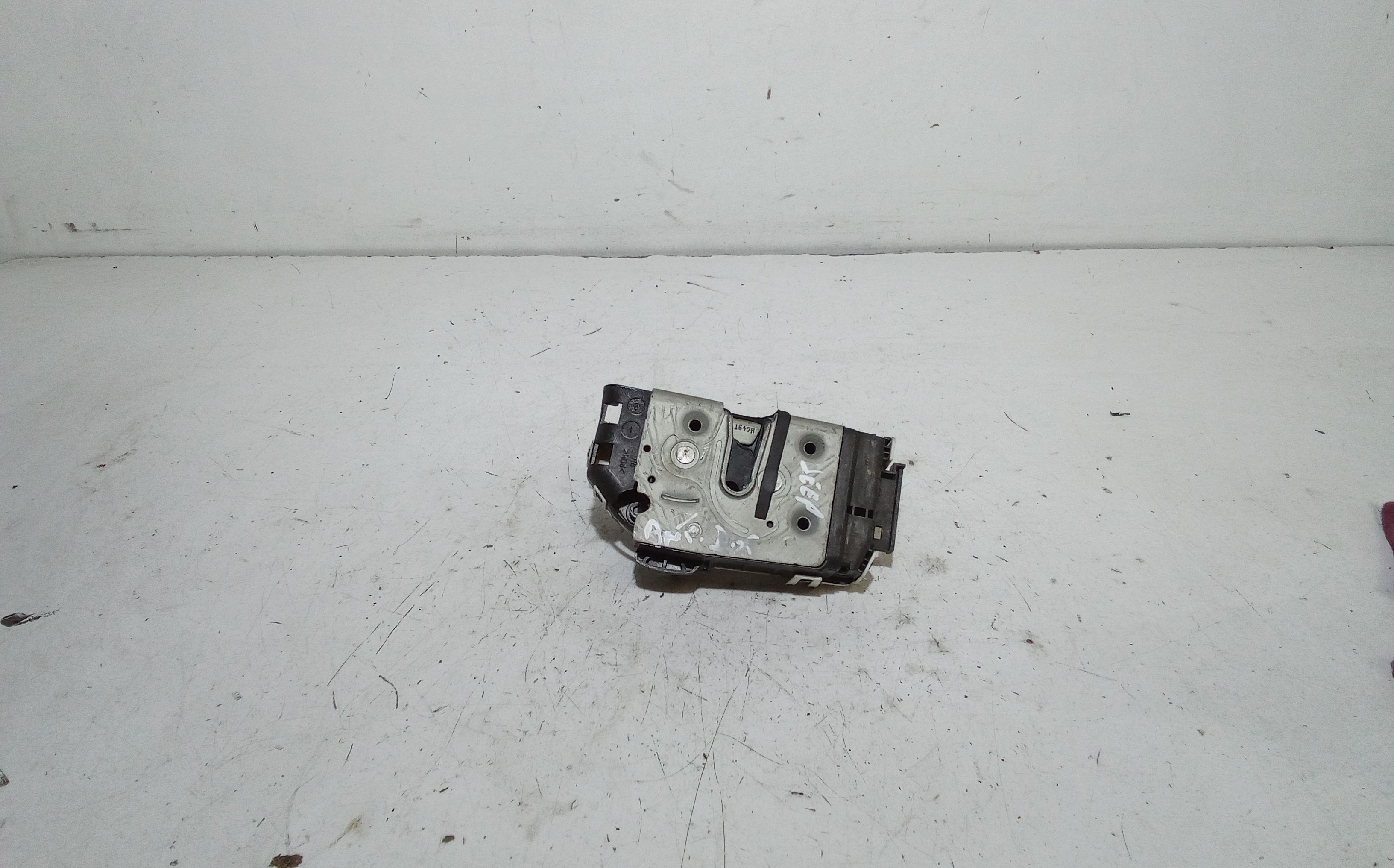 Serratura Porta Ant. Destro K04589416AG Usato