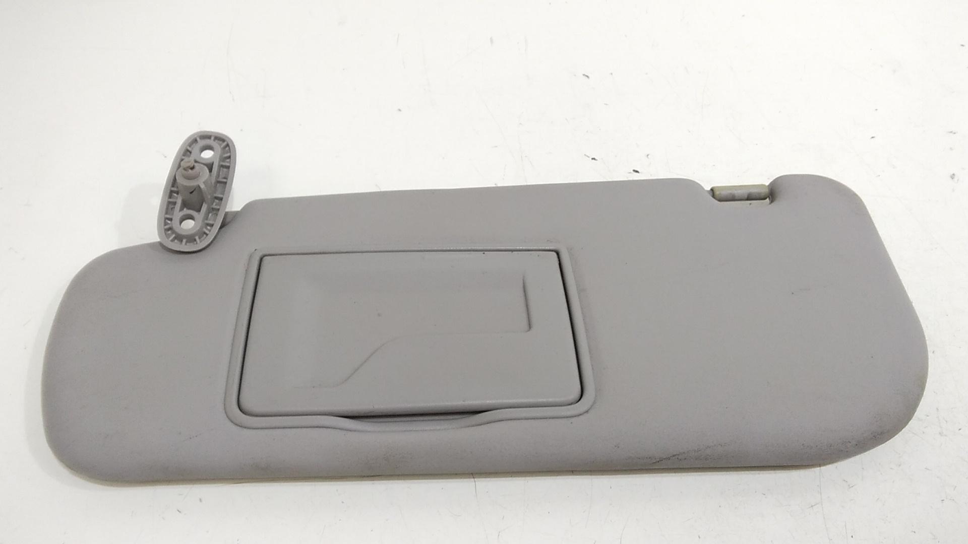 Aletta Parasole Parabrezza Sinistro 8521007130MG Usato