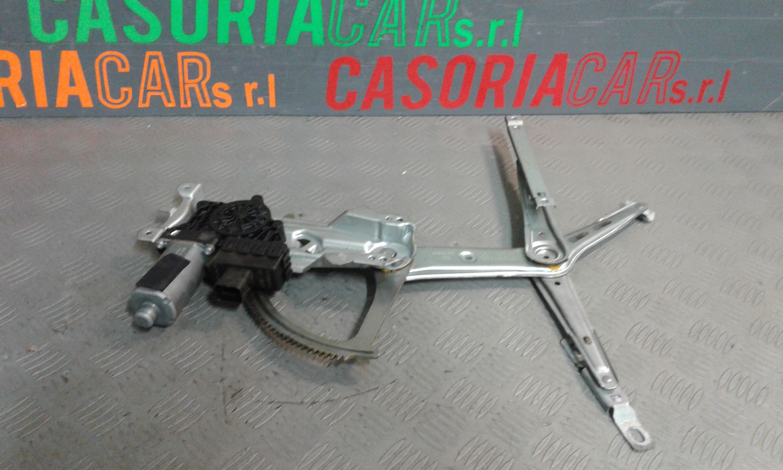 Alzacristallo Porta Ant. Destro Usato