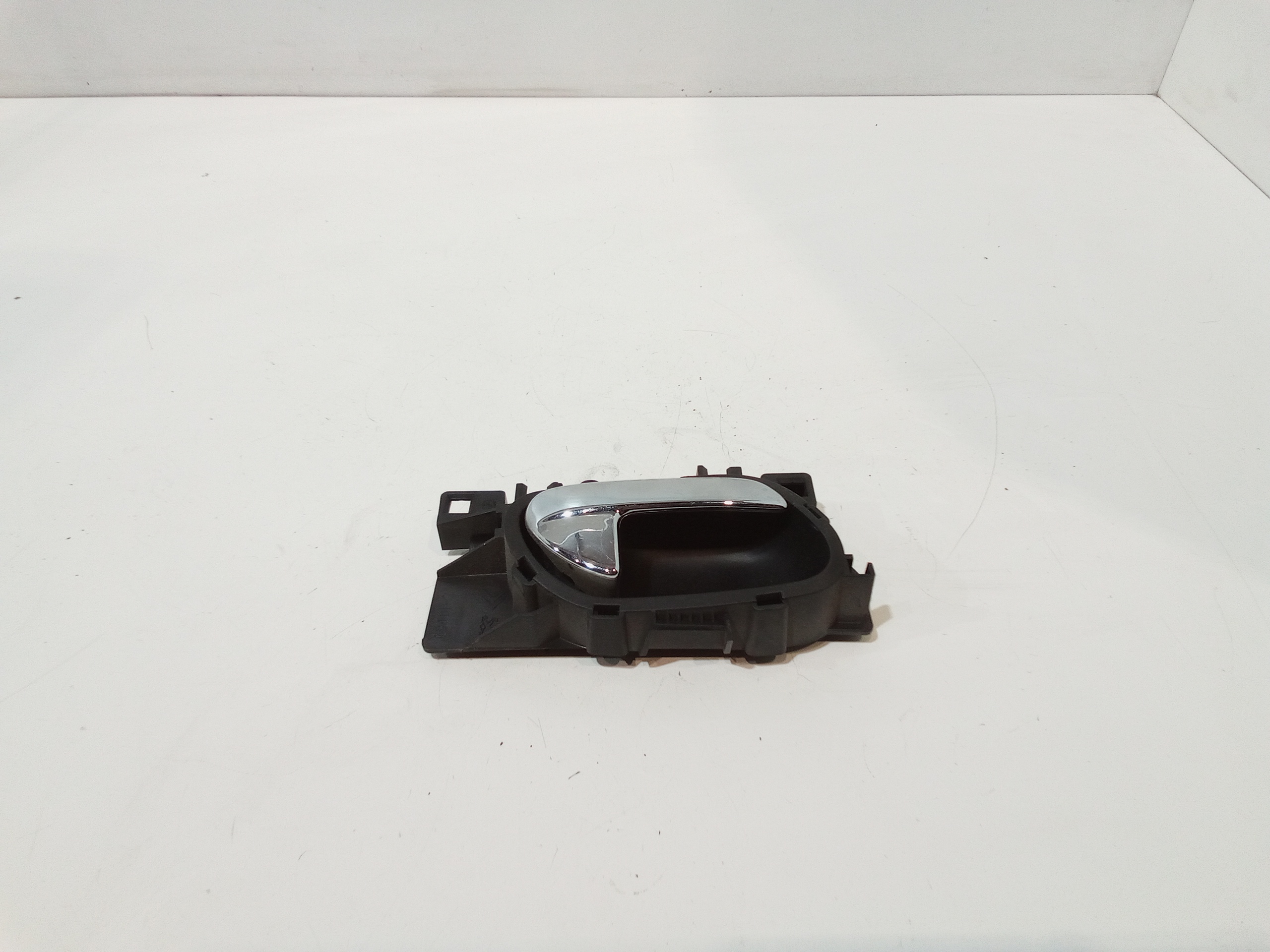 Maniglia Int. Apertura Porta Ant. Destro Usato