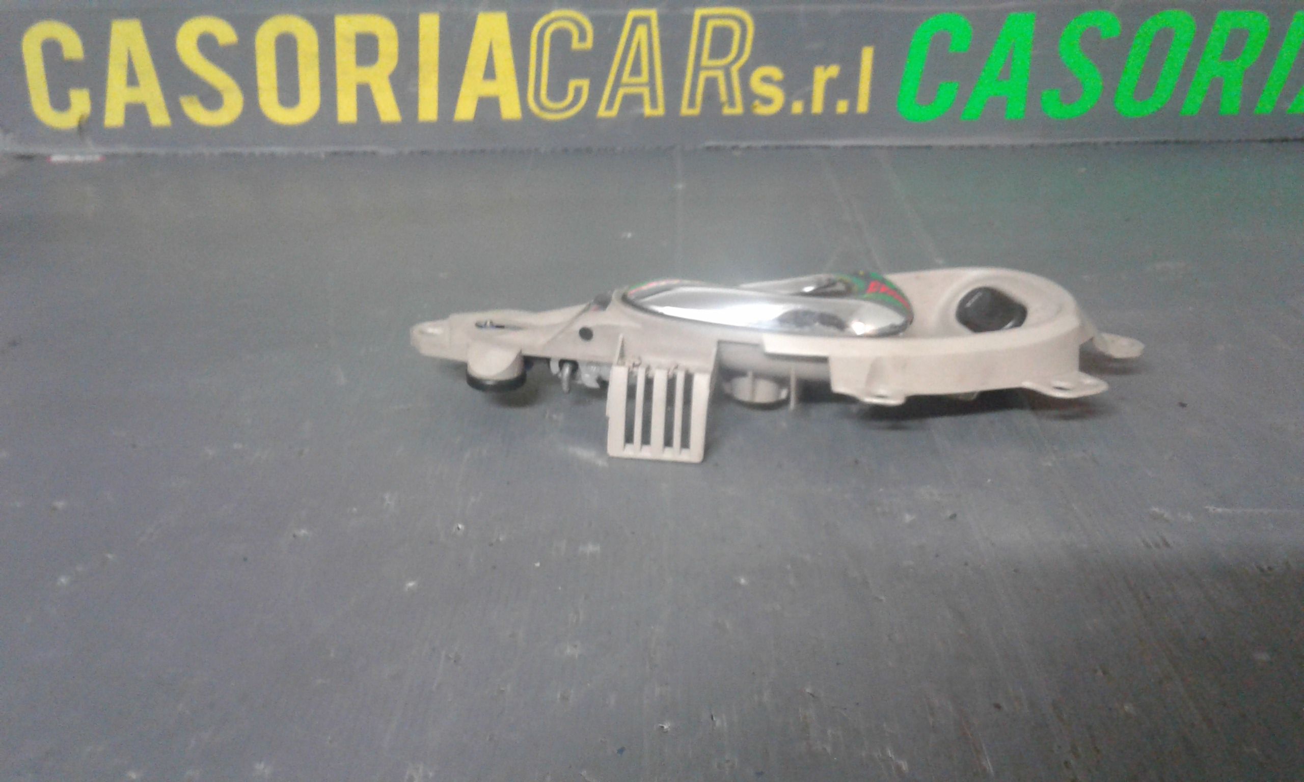 Maniglia Int. Apertura Porta Ant. Destro Usato