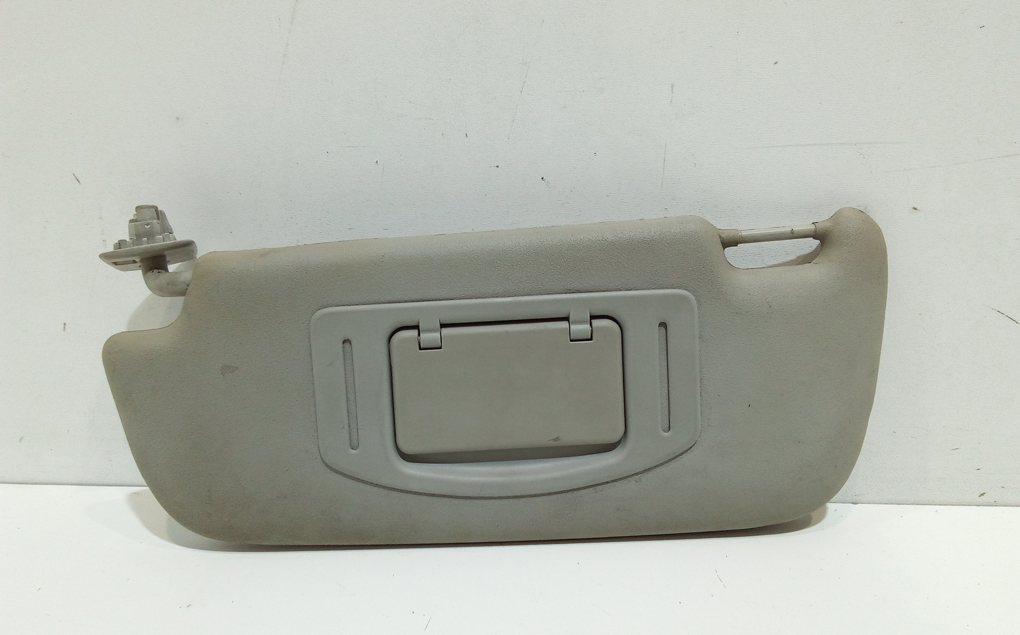 Aletta Parasole Parabrezza Sinistro A4548100910CH0A Usato