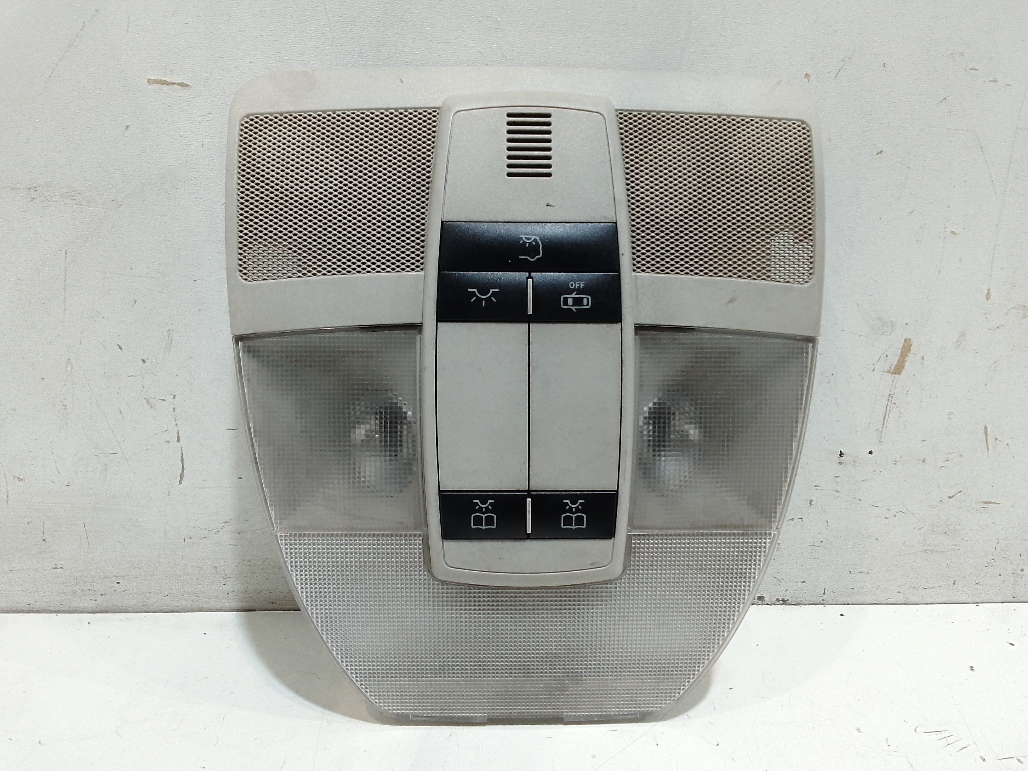 Luce Cortesia Ant. Tetto A16982039017H52 Usato