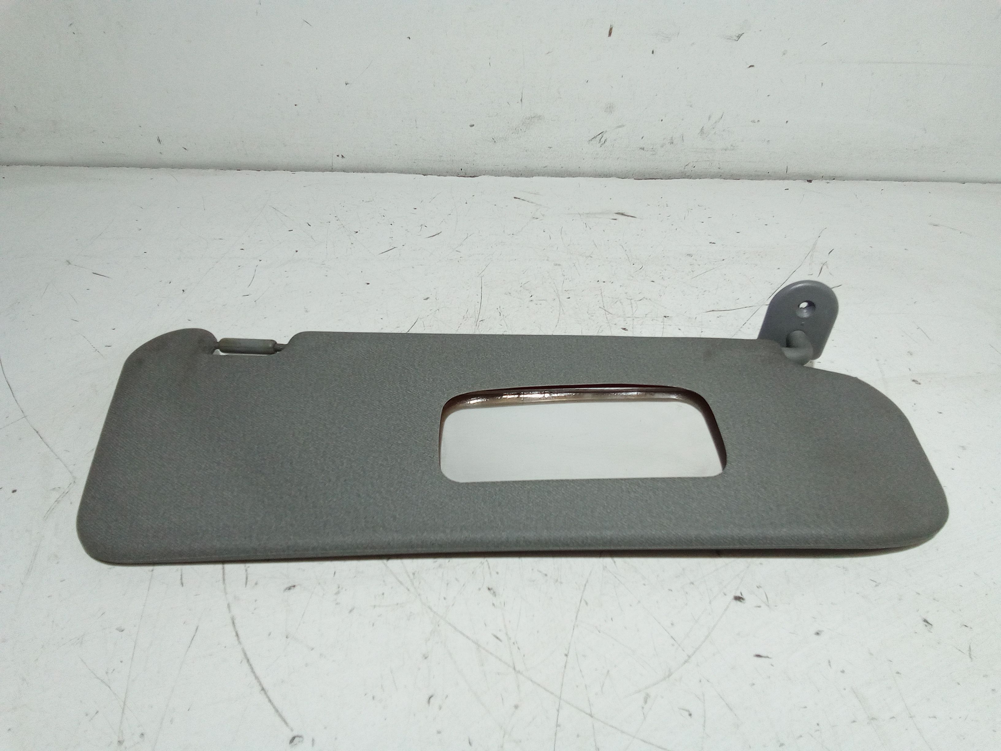 Aletta Parasole Parabrezza Destro 96650100 Usato