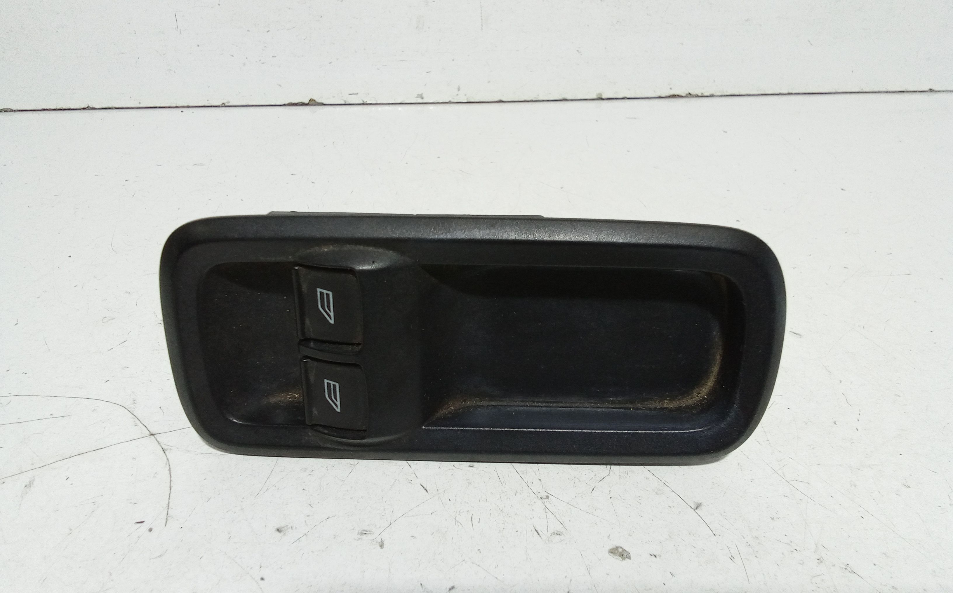 Interruttore Alzacristalli Porta Ant. Sinistro Usato