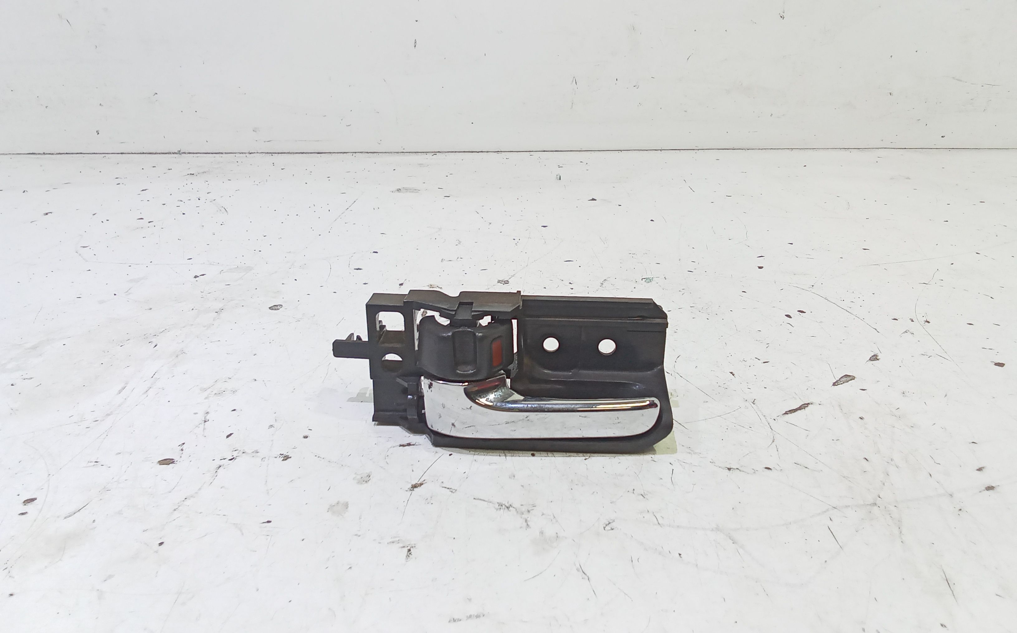 Maniglia Int. Apertura Porta Ant. Sinistro 6920613020B0 Usato