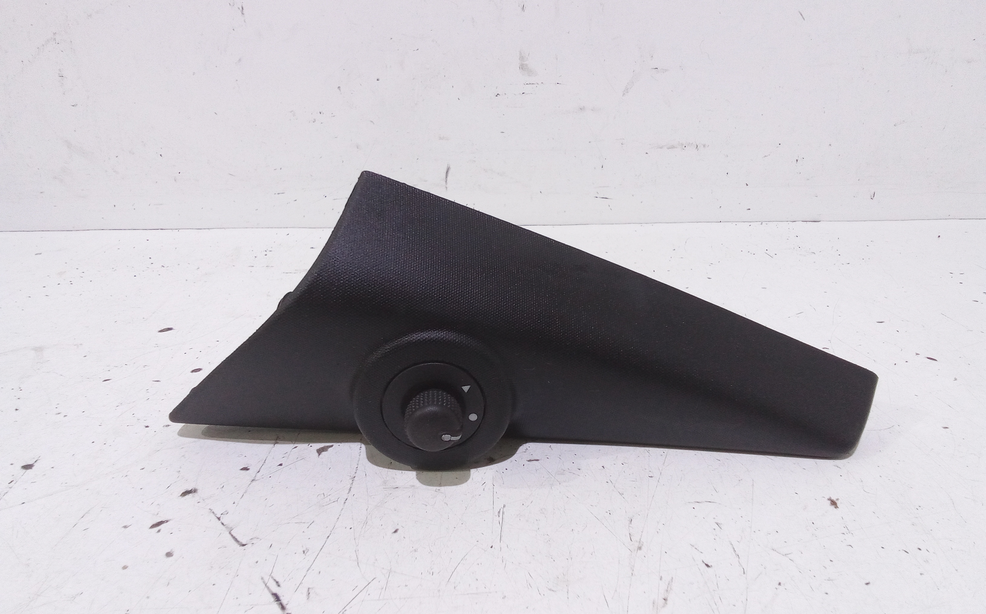 Interruttore Regolazione Retrovisore Est. 735585361 Usato