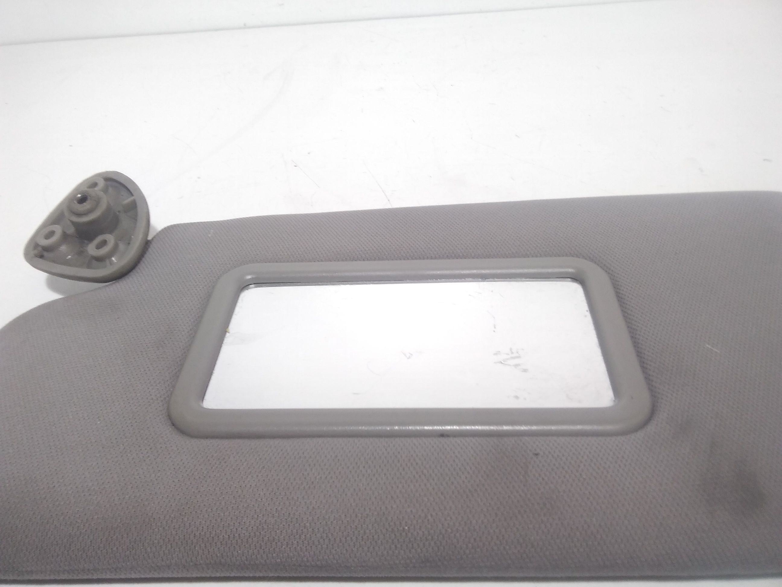 Aletta Parasole Parabrezza Sinistro 7611009501ABR Usato