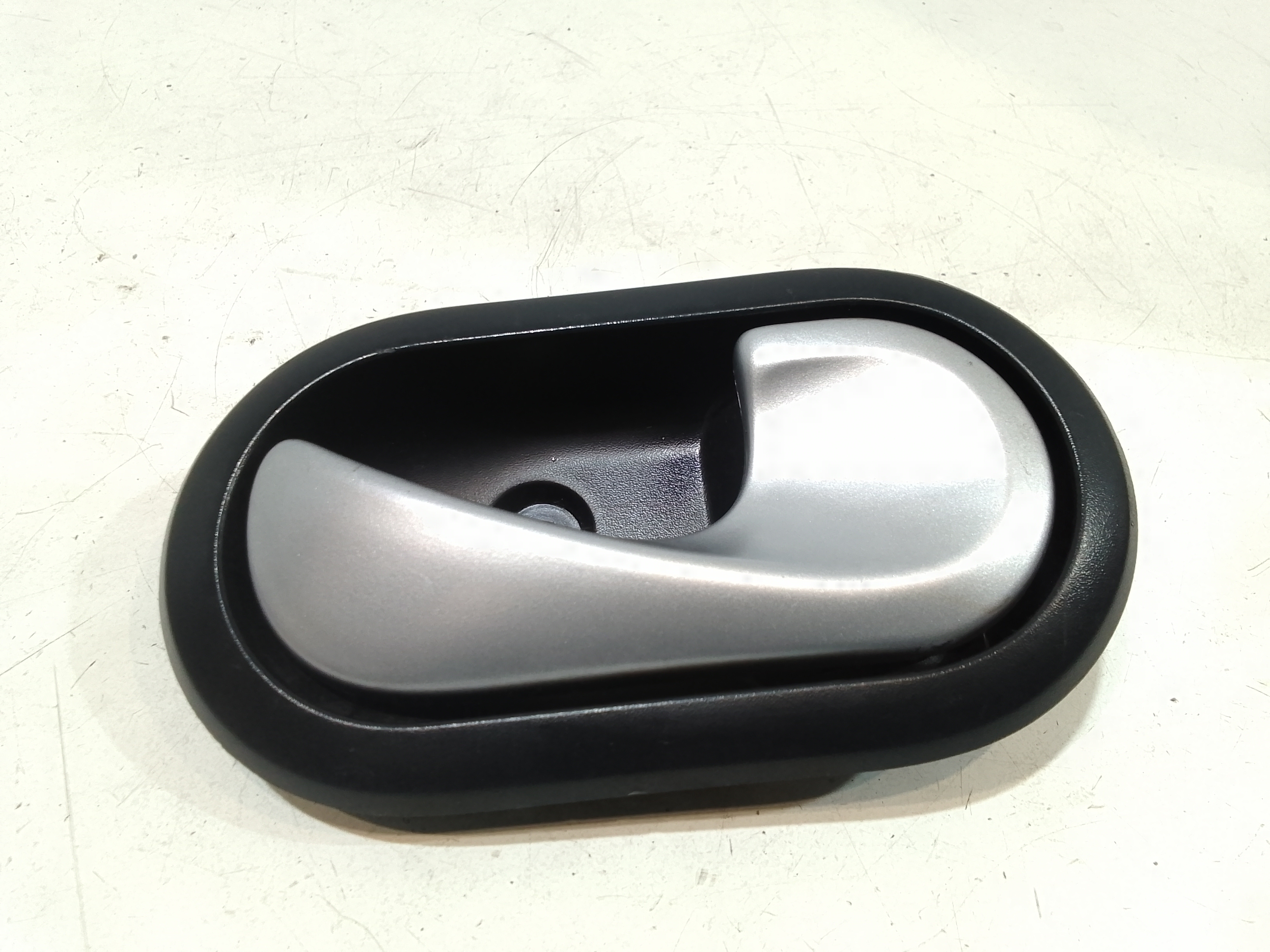 Maniglia Int. Apertura Porta Ant. Sinistro 8200733848 Usato