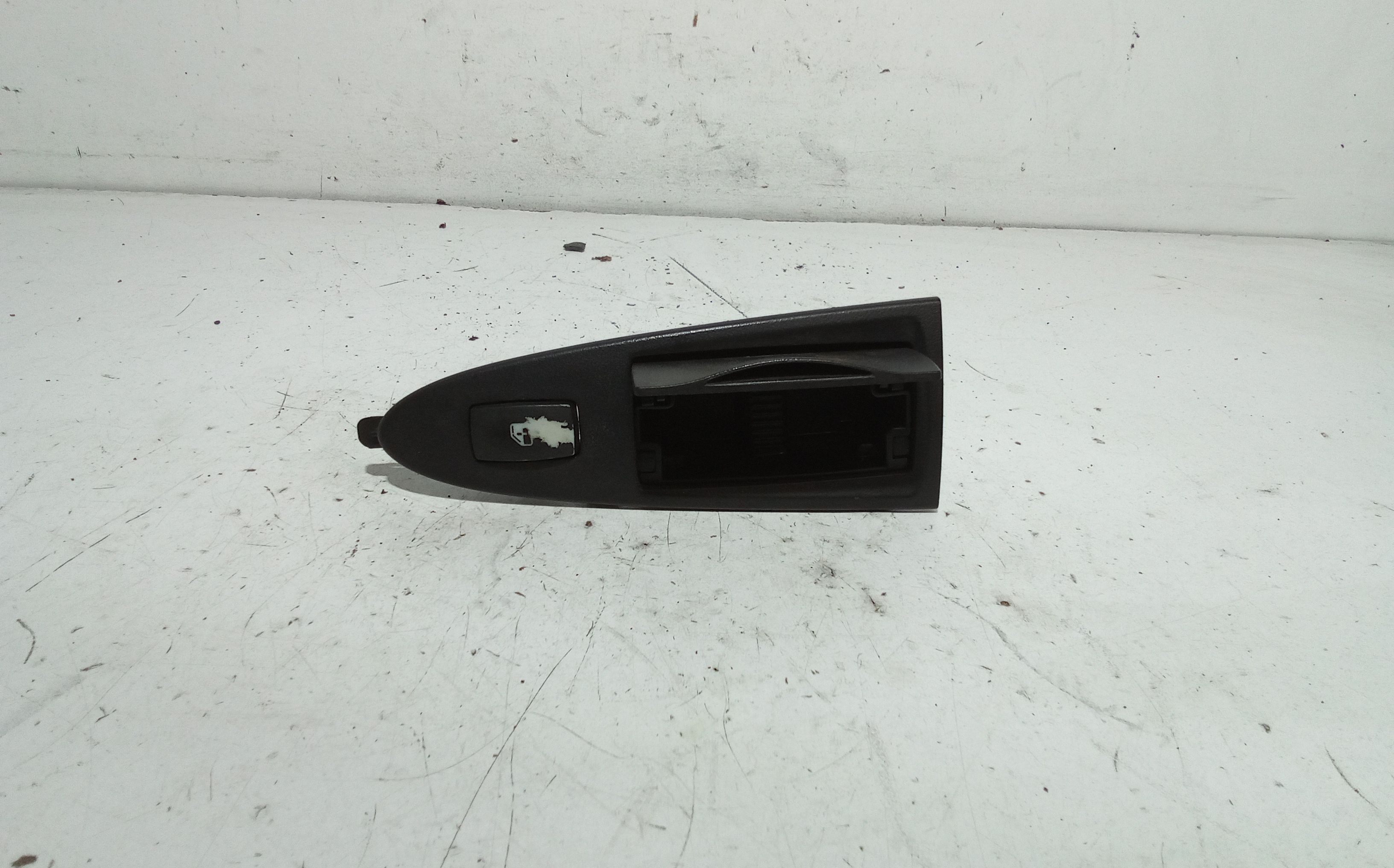 Interruttore Alzacristalli Porta Ant. Destro 735398866 Usato