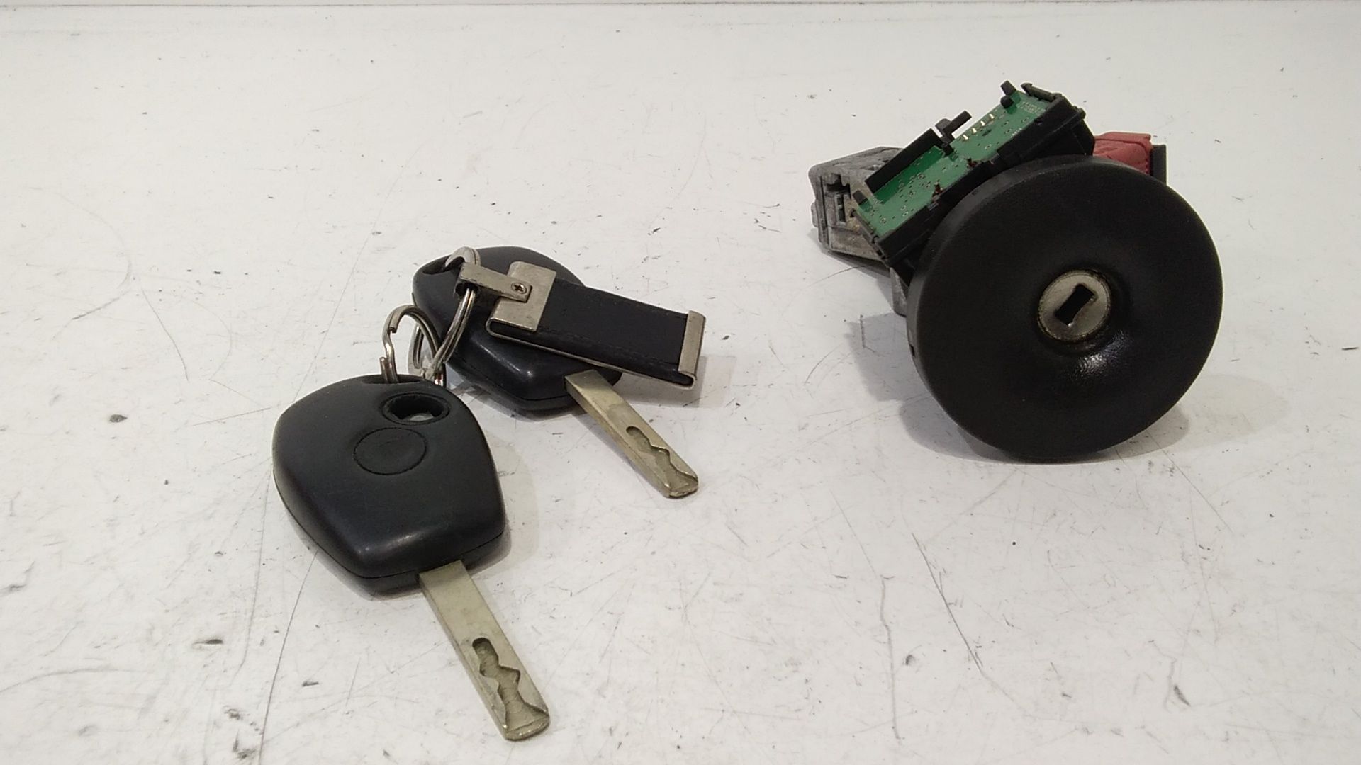 Commutatore Avviamento Con Cilindretti Serrature Usato