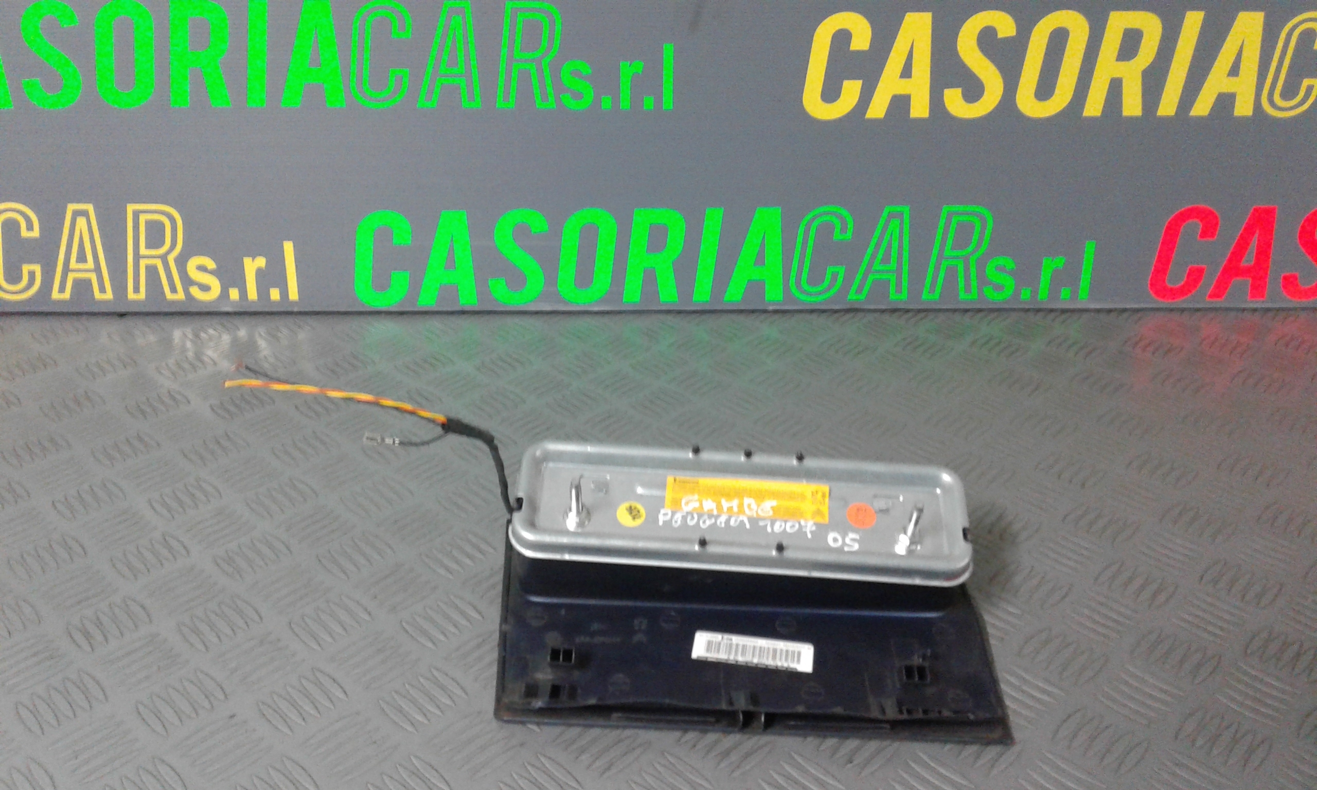 Dispositivo Airbag Protezione Gambe 8216FF Usato