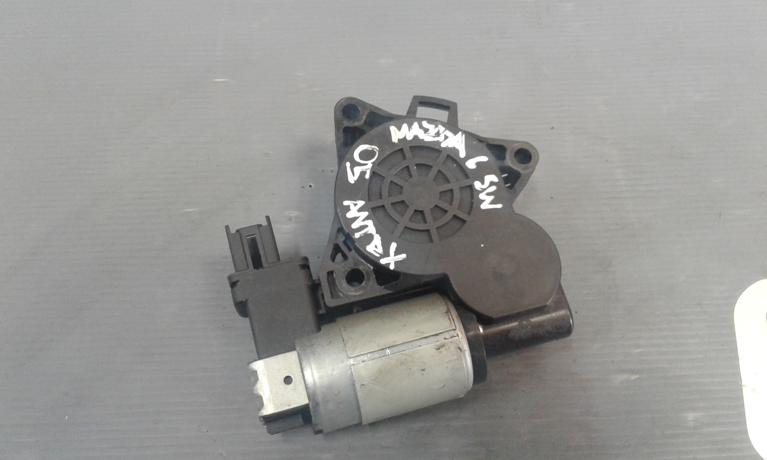 Motorino Alzacristallo Porta Ant. Destro D6515858XB Usato