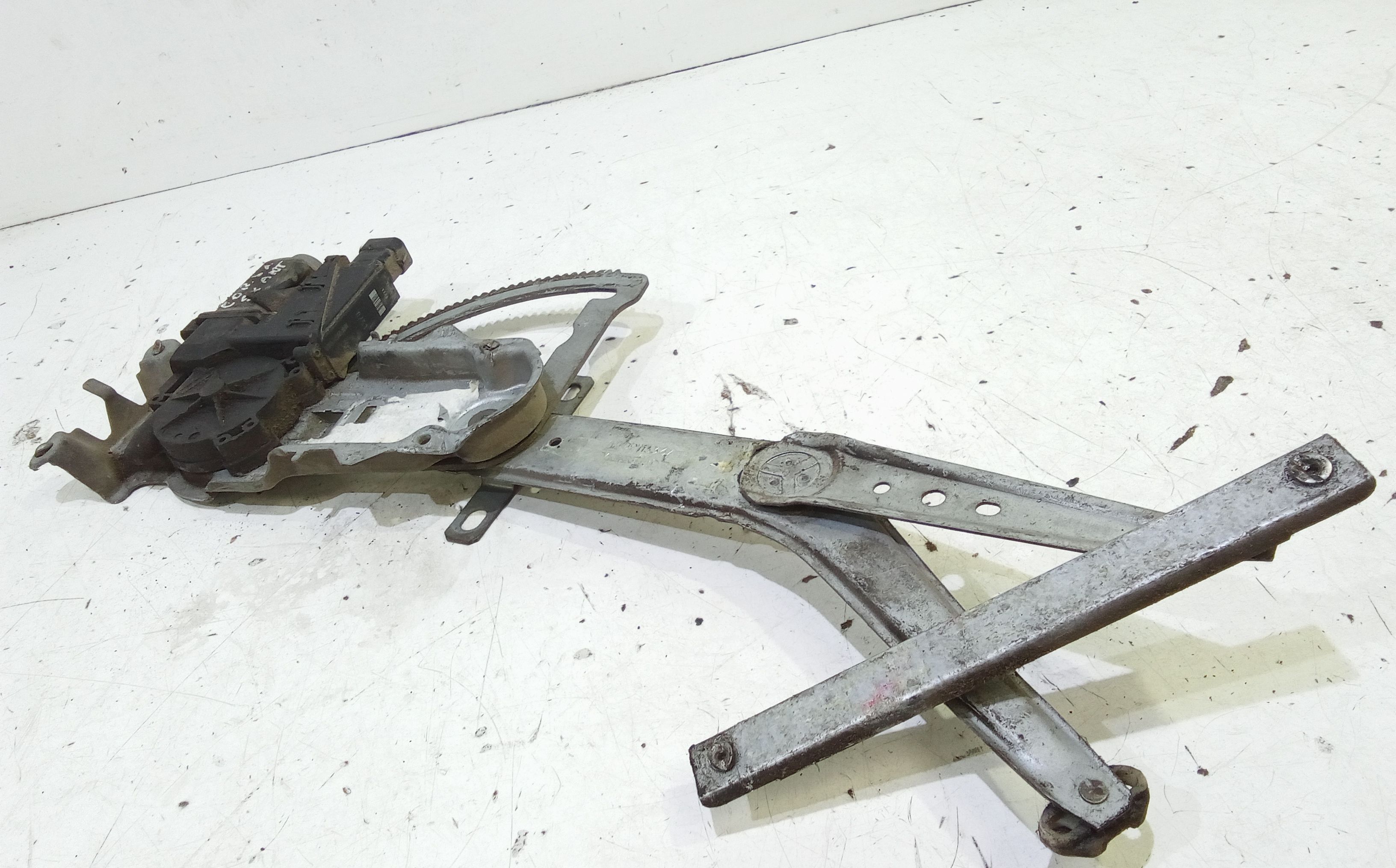 Alzacristallo Porta Ant. Sinistro 9113359 Usato