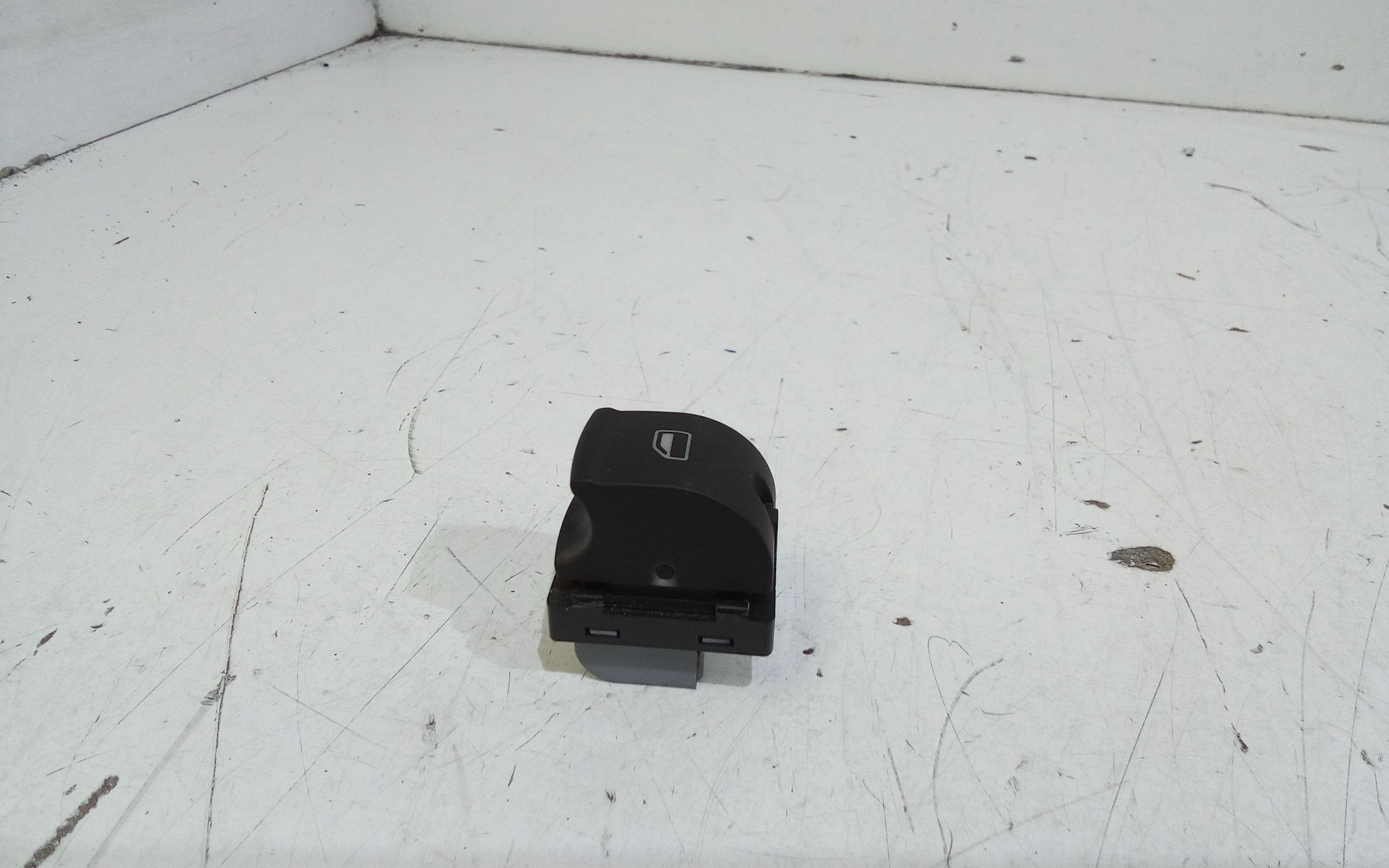 Interruttore Alzacristalli Porta Post. Destro 4F0959855A5PR Usato