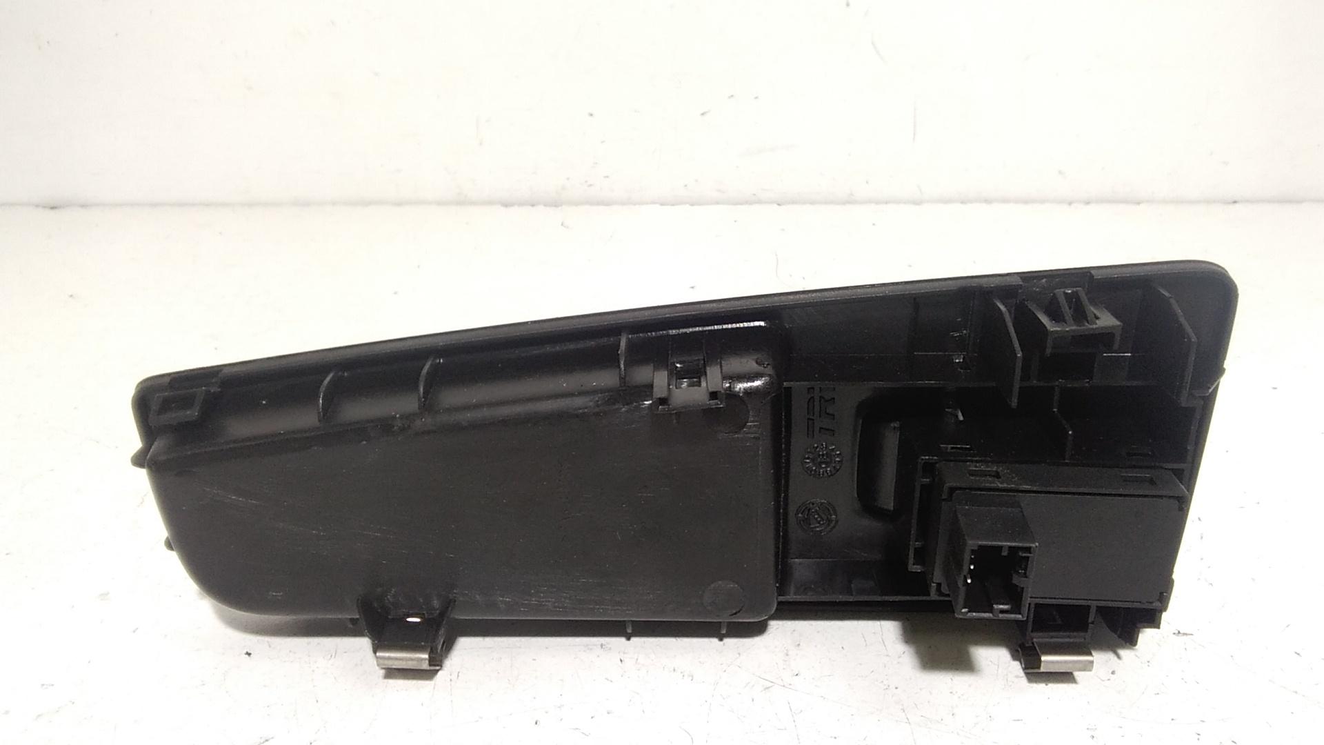 Interruttore Alzacristalli Porta Ant. Destro Usato