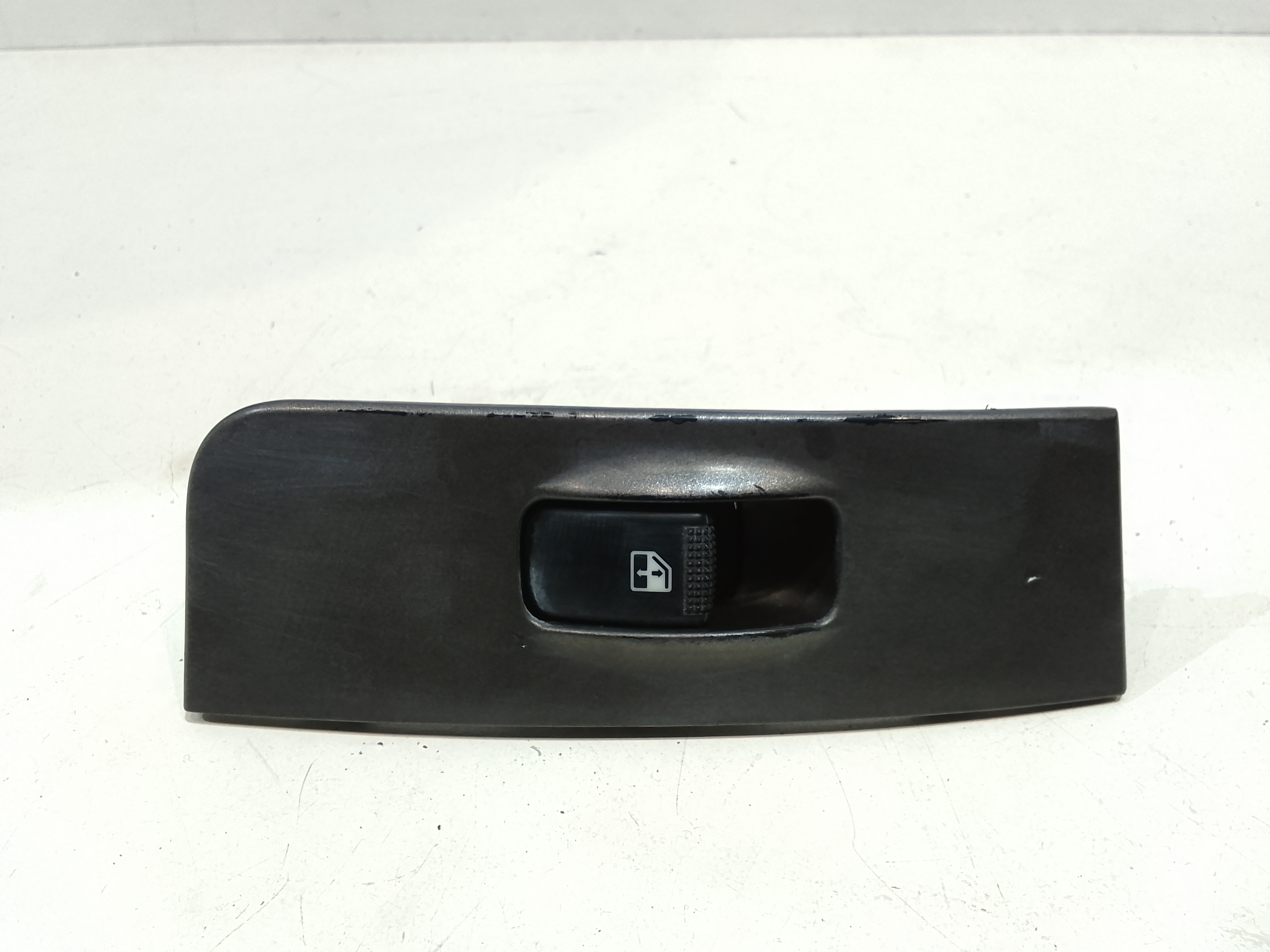 Interruttore Alzacristalli Porta Ant. Destro Usato