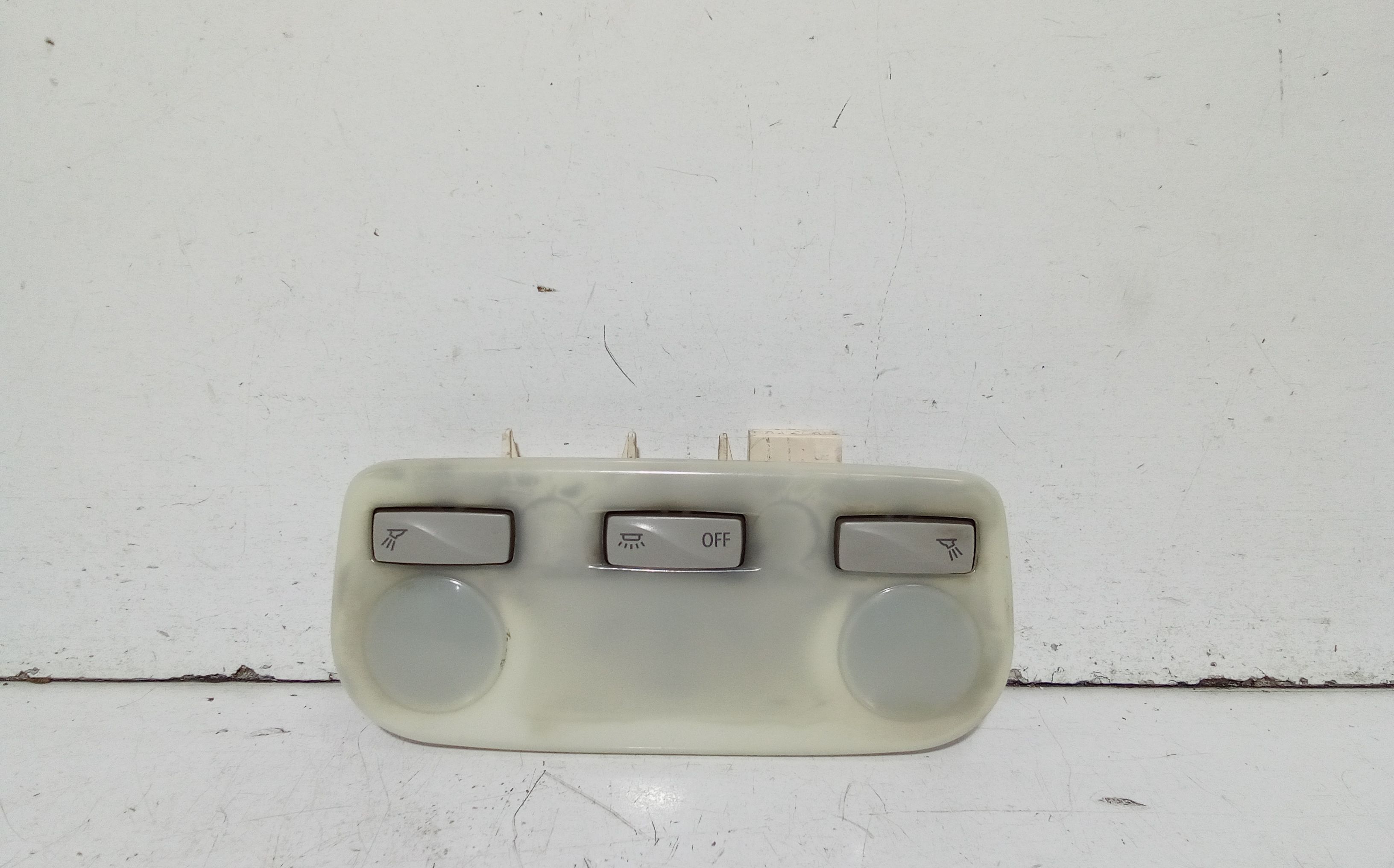 Luce Cortesia Ant. Tetto 264305143R Usato