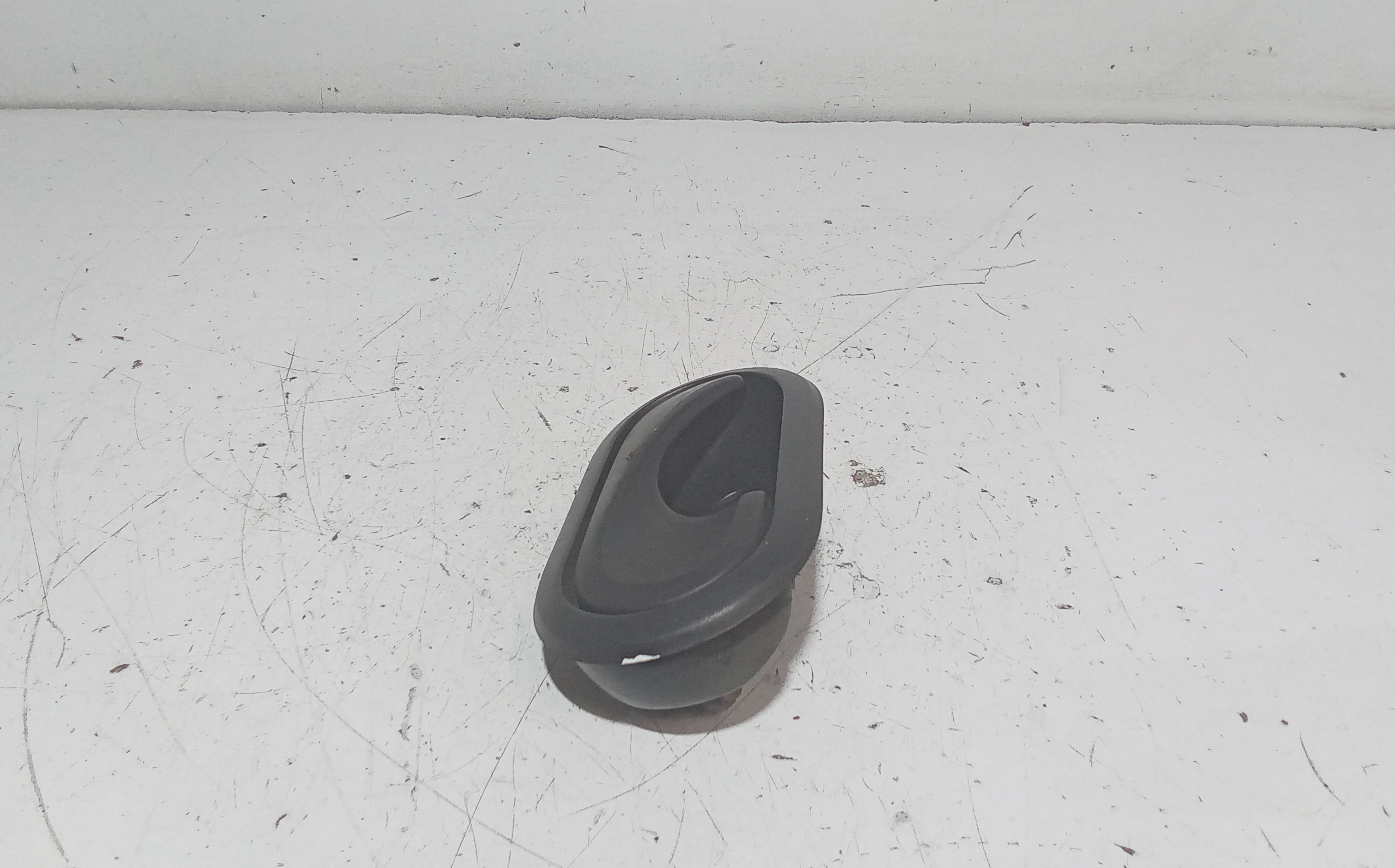 Maniglia Int. Apertura Porta Ant. Sinistro 8200733848 Usato