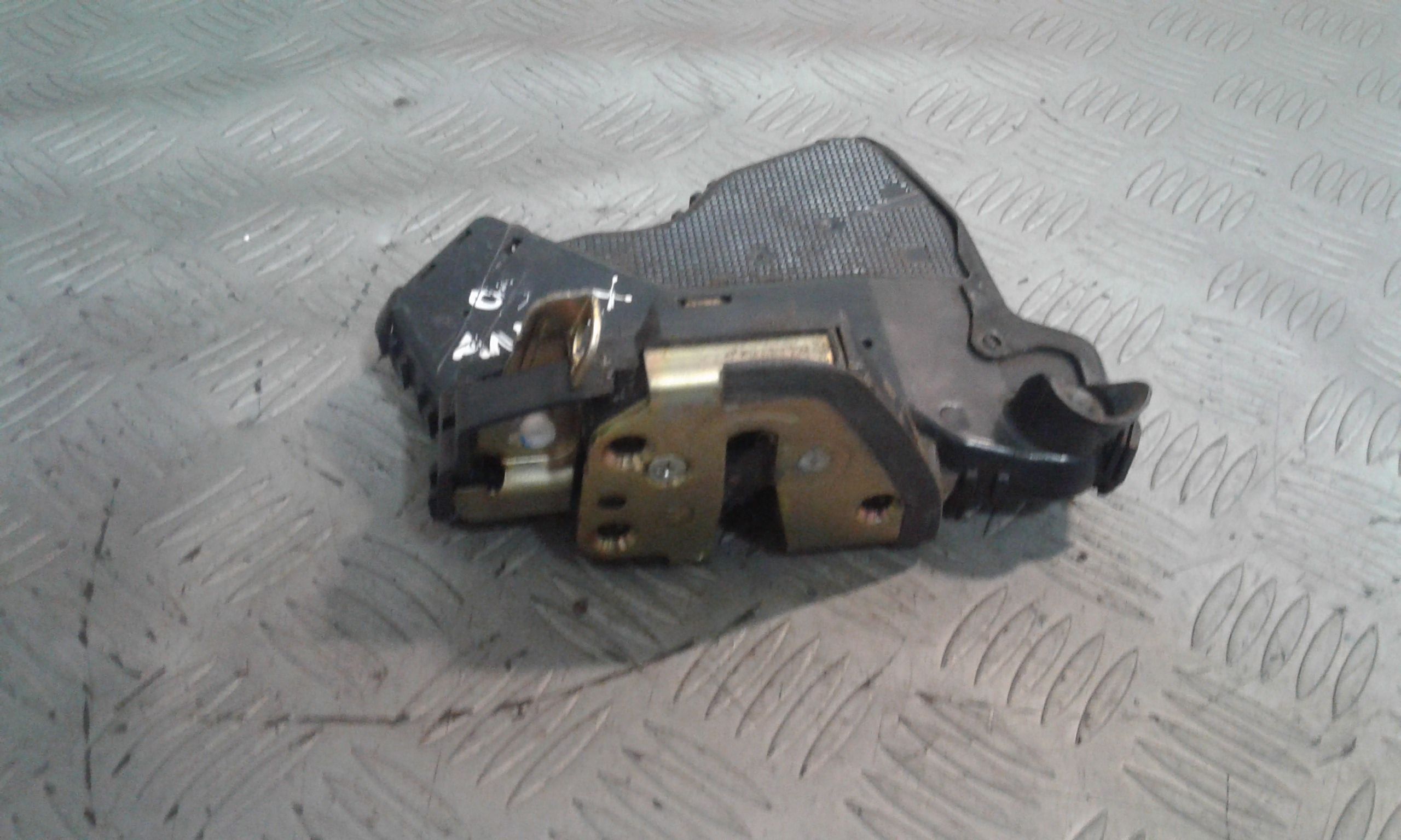 Serratura Porta Ant. Sinistro 6904002152 Usato