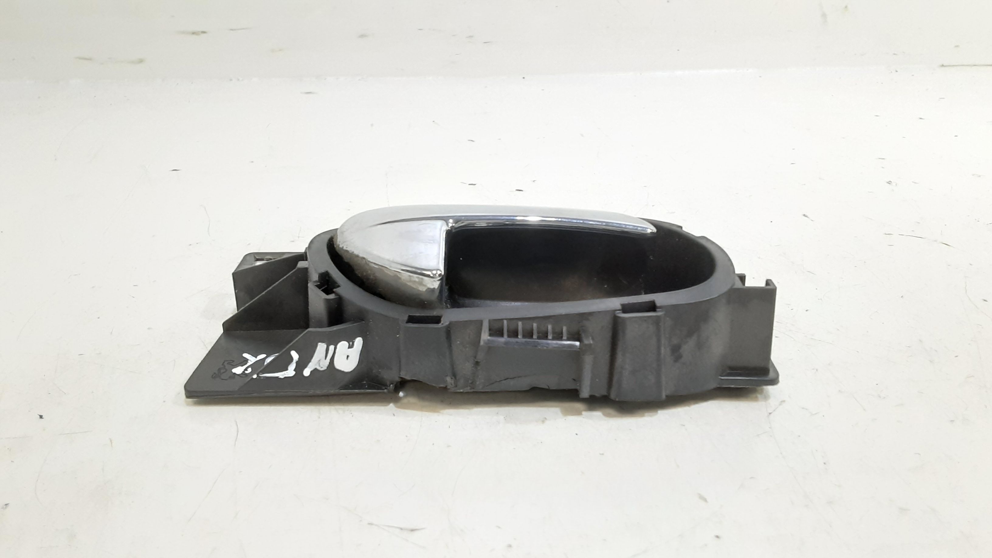 Maniglia Int. Apertura Porta Ant. Destro Usato