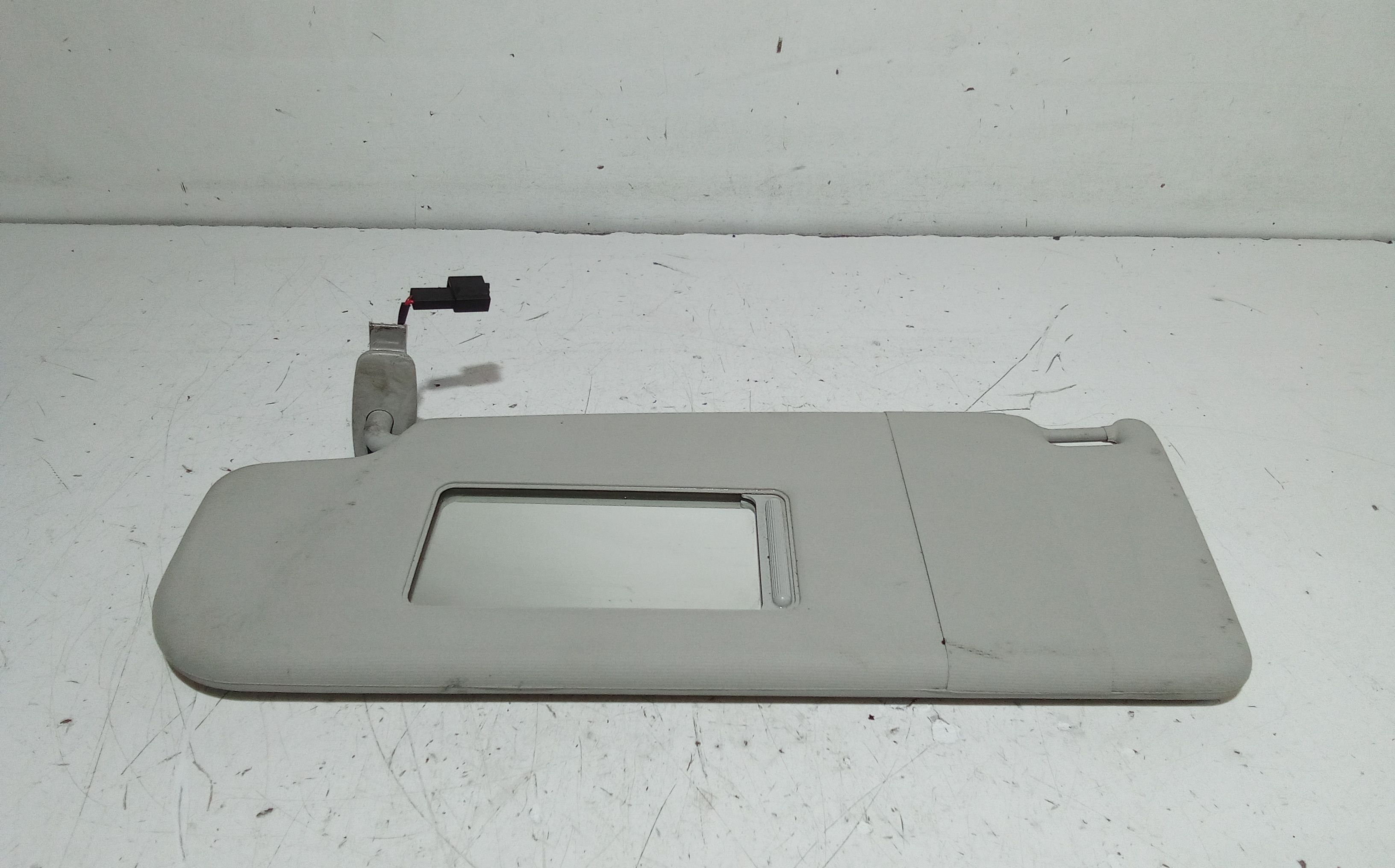 Aletta Parasole Parabrezza Sinistro 3B0857551AM2F4 Usato