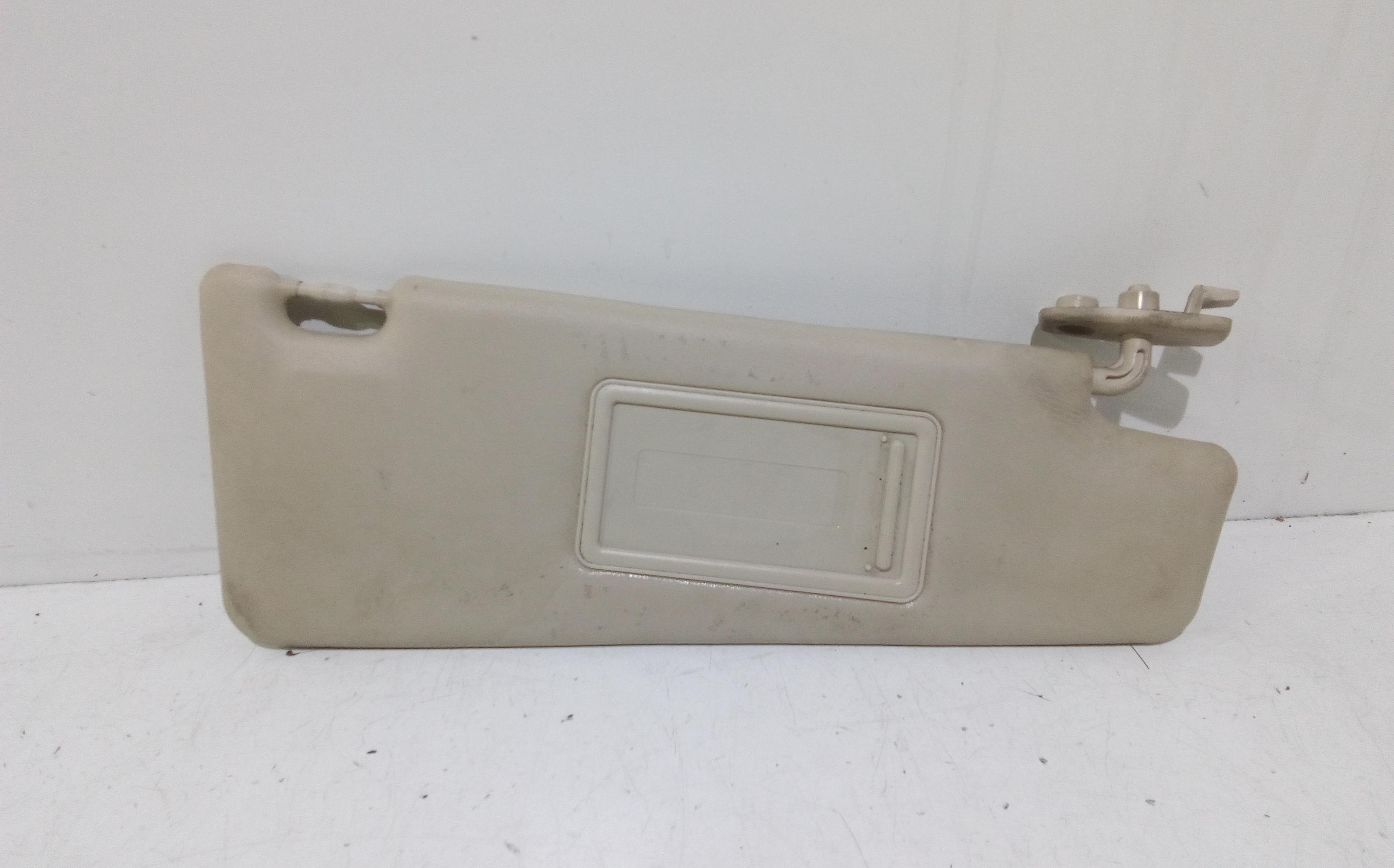 Aletta Parasole Parabrezza Destro 735383410 Usato