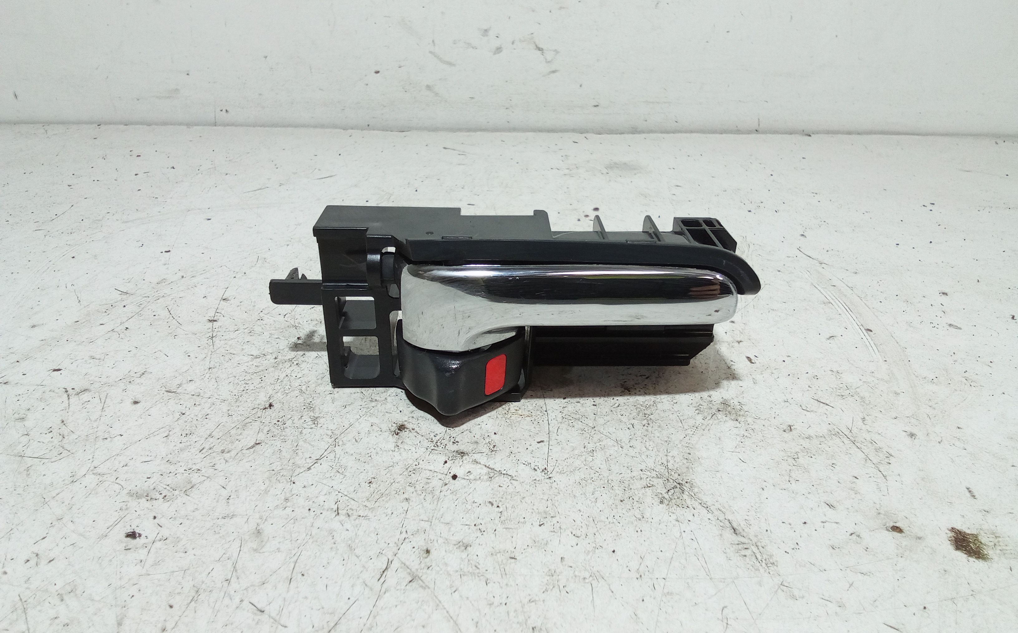 Maniglia Int. Apertura Porta Ant. Destro Usato